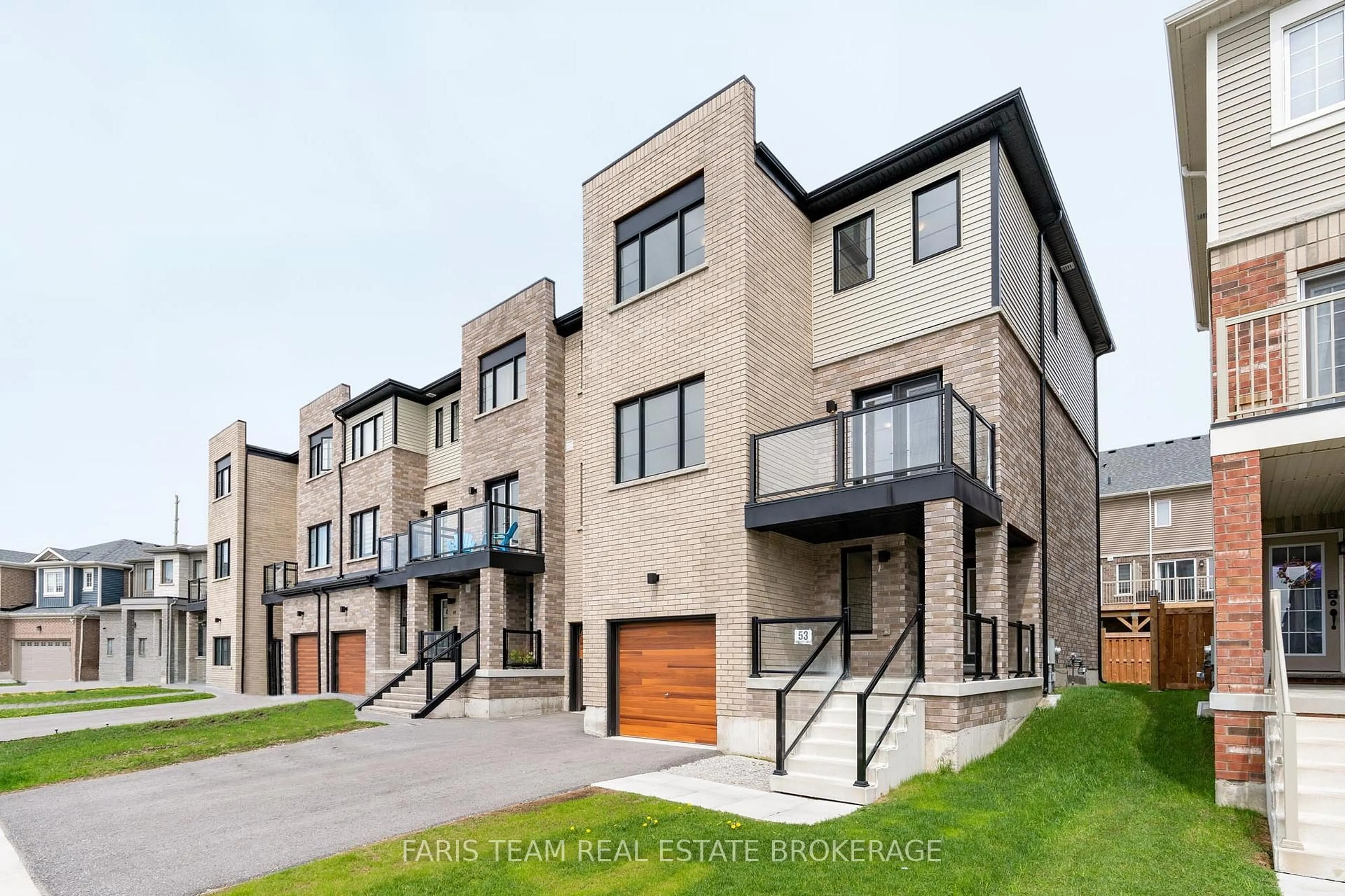 Home with brick exterior material, street for 53 Harvest Cres, Barrie Ontario L9J 0T5