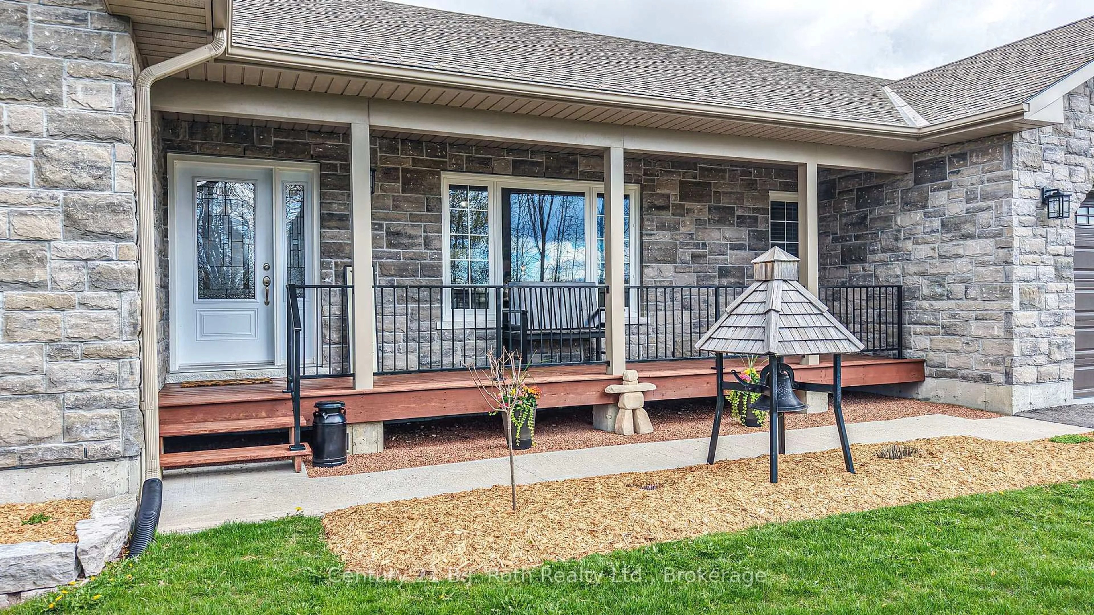 Home with vinyl exterior material, unknown for 3888 Melrose Dr, Ramara Ontario L3V 0L3