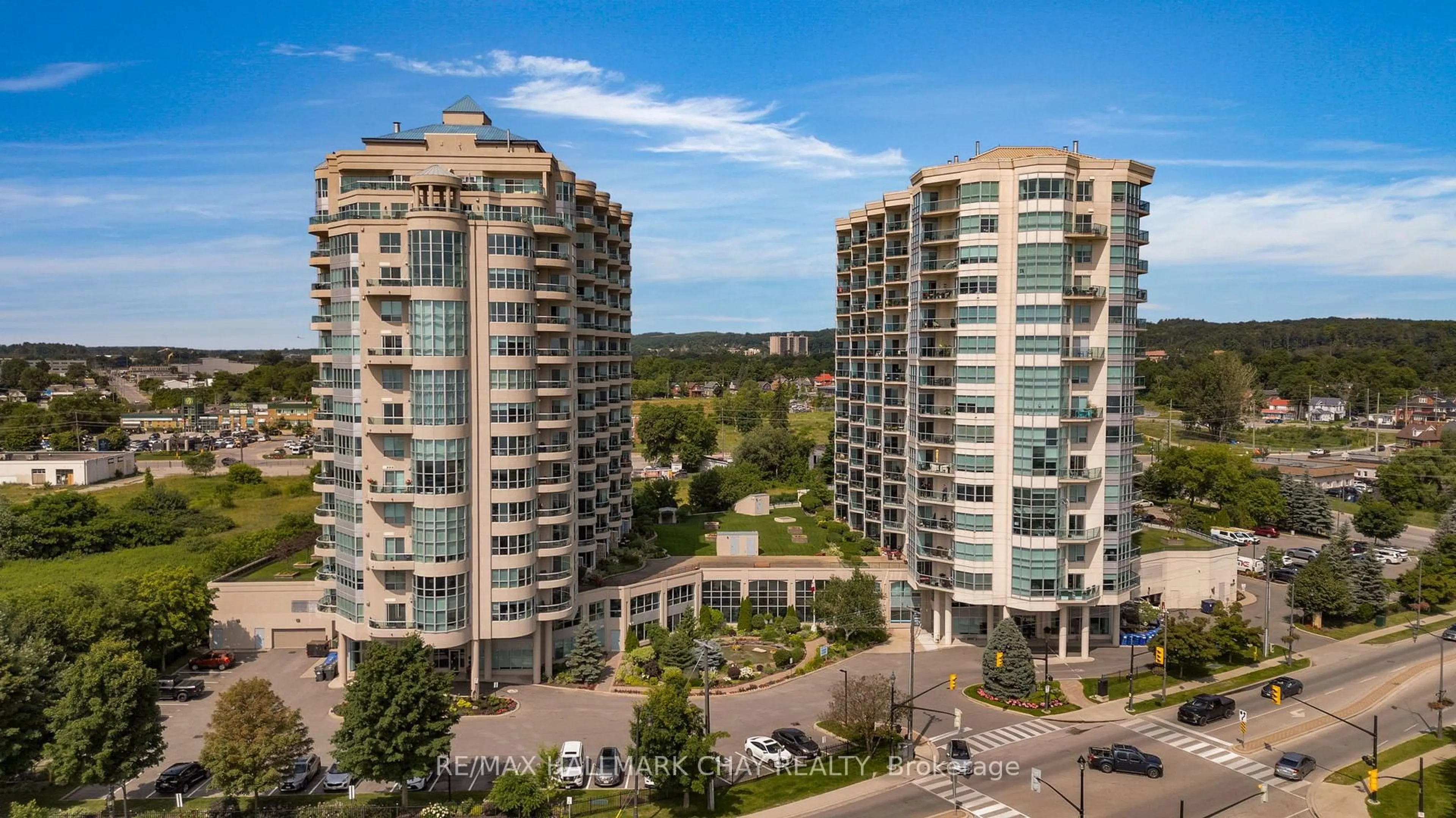 A pic from outside/outdoor area/front of a property/back of a property/a pic from drone, city buildings view from balcony for 6 Toronto St #302, Barrie Ontario L4N 9R2
