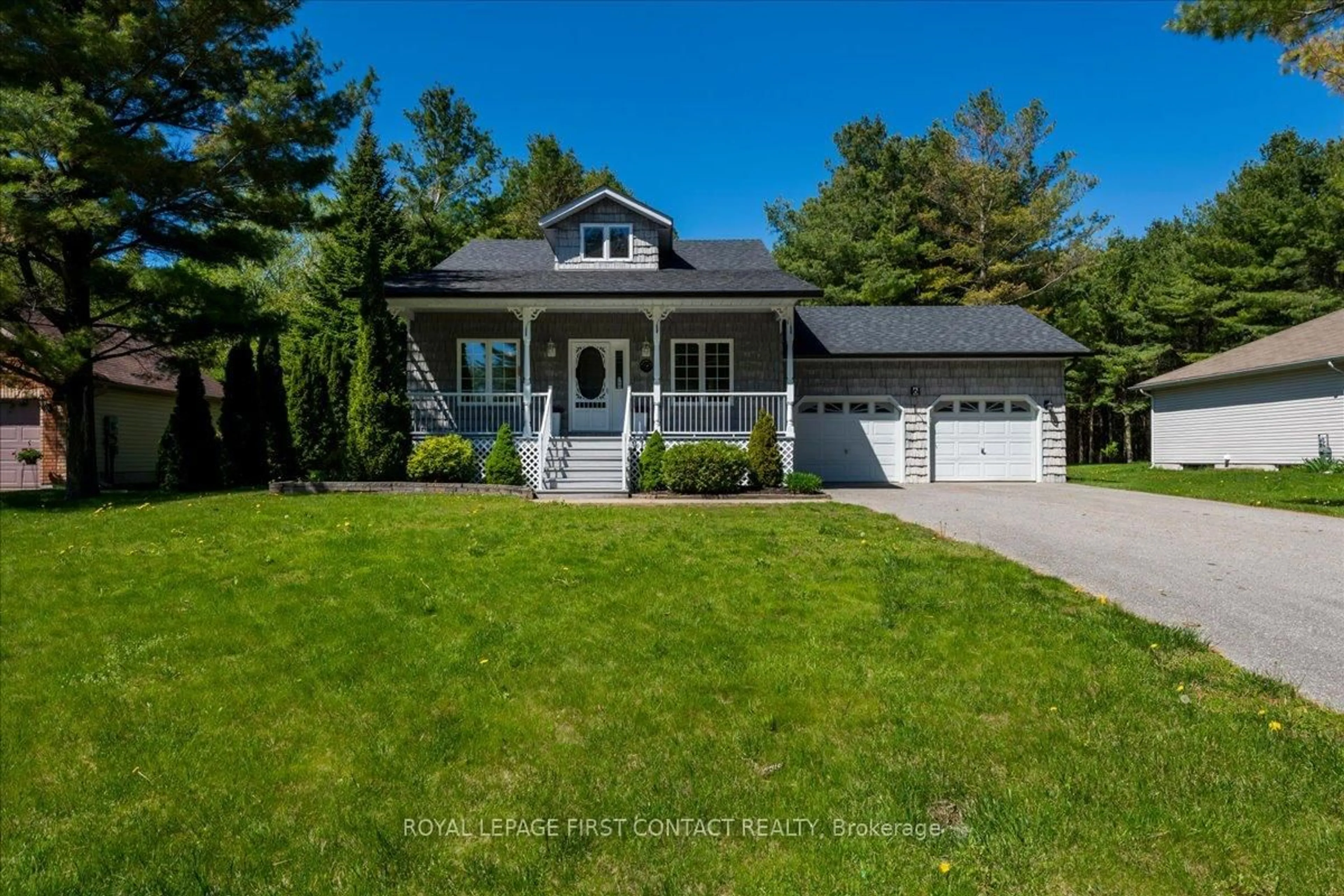 Home with vinyl exterior material, street for 6 Martyn Dr, Wasaga Beach Ontario L9Z 1N4