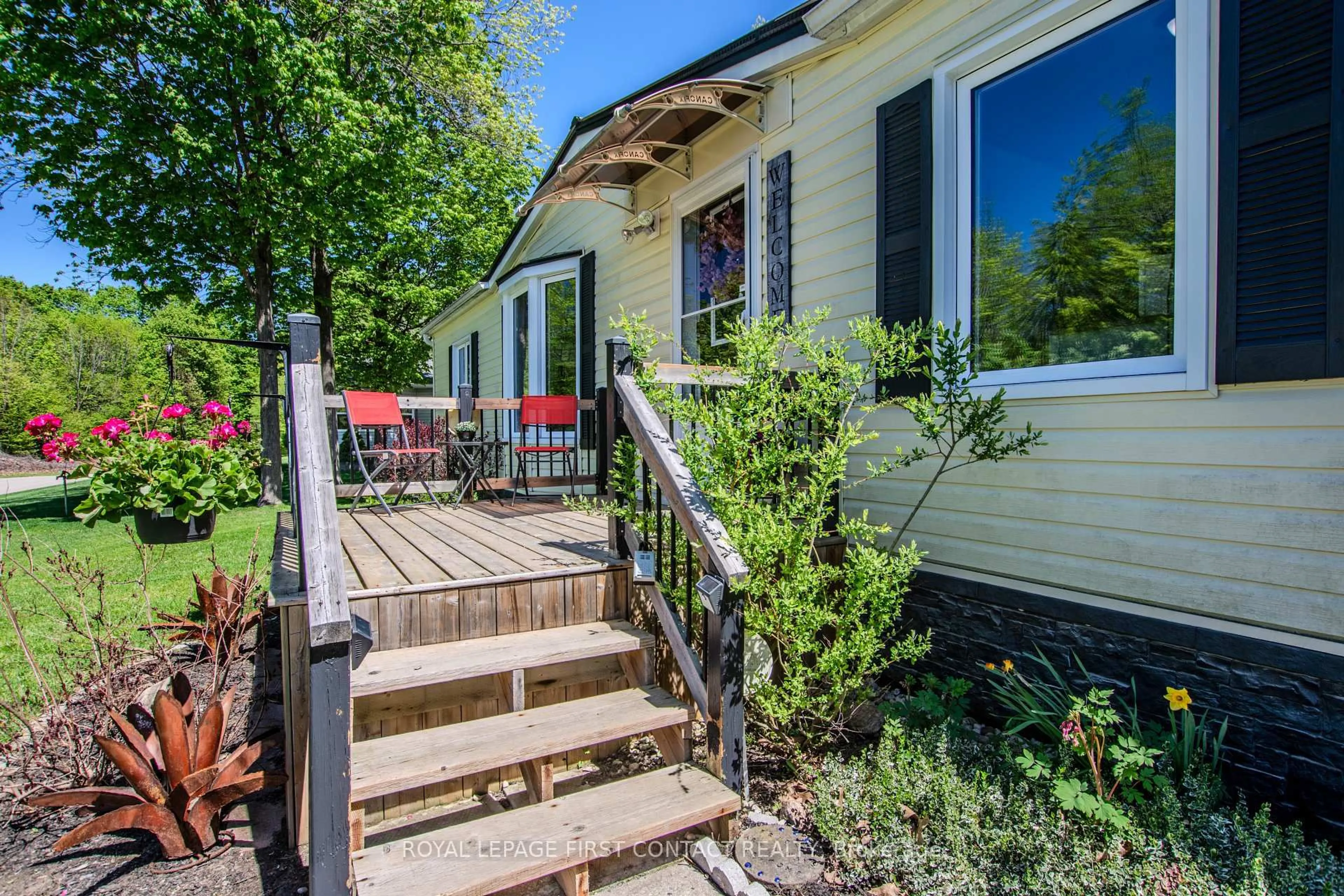 Patio, street for 5411 Elliott Sdrd #63, Tay Ontario L4N 4K3