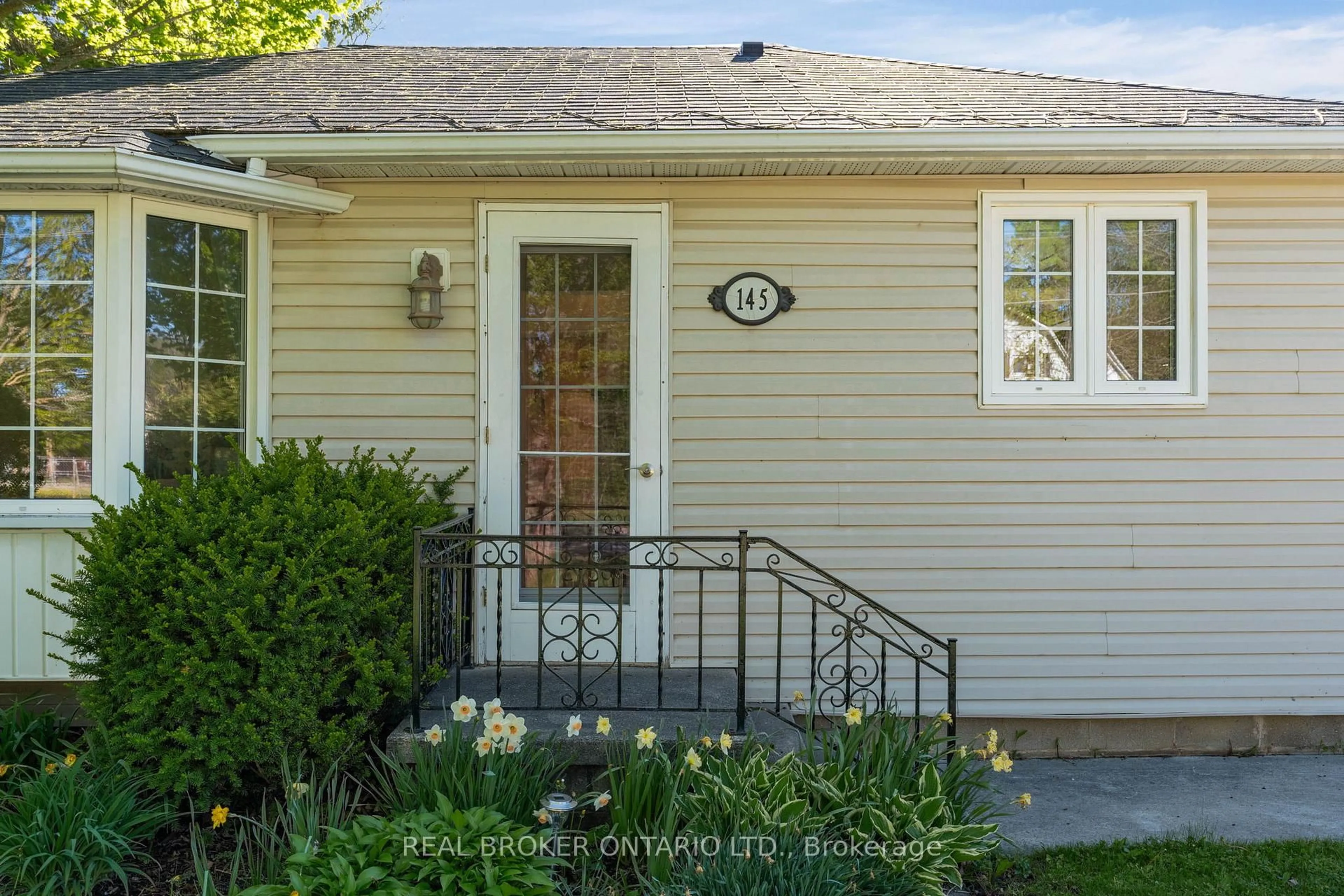 Unknown for 145 Collingwood St, Clearview Ontario L0M 1G0