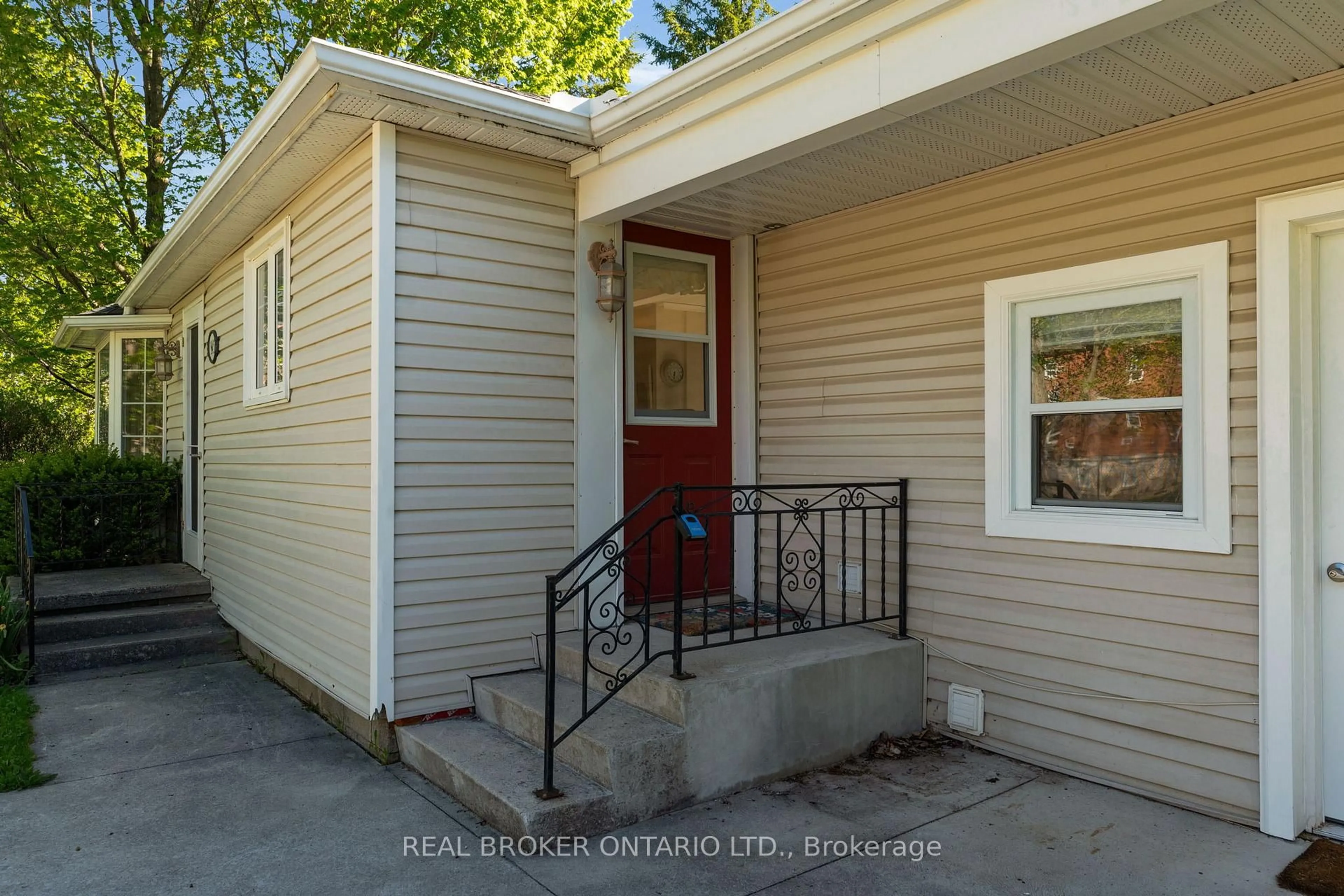 Unknown for 145 Collingwood St, Clearview Ontario L0M 1G0