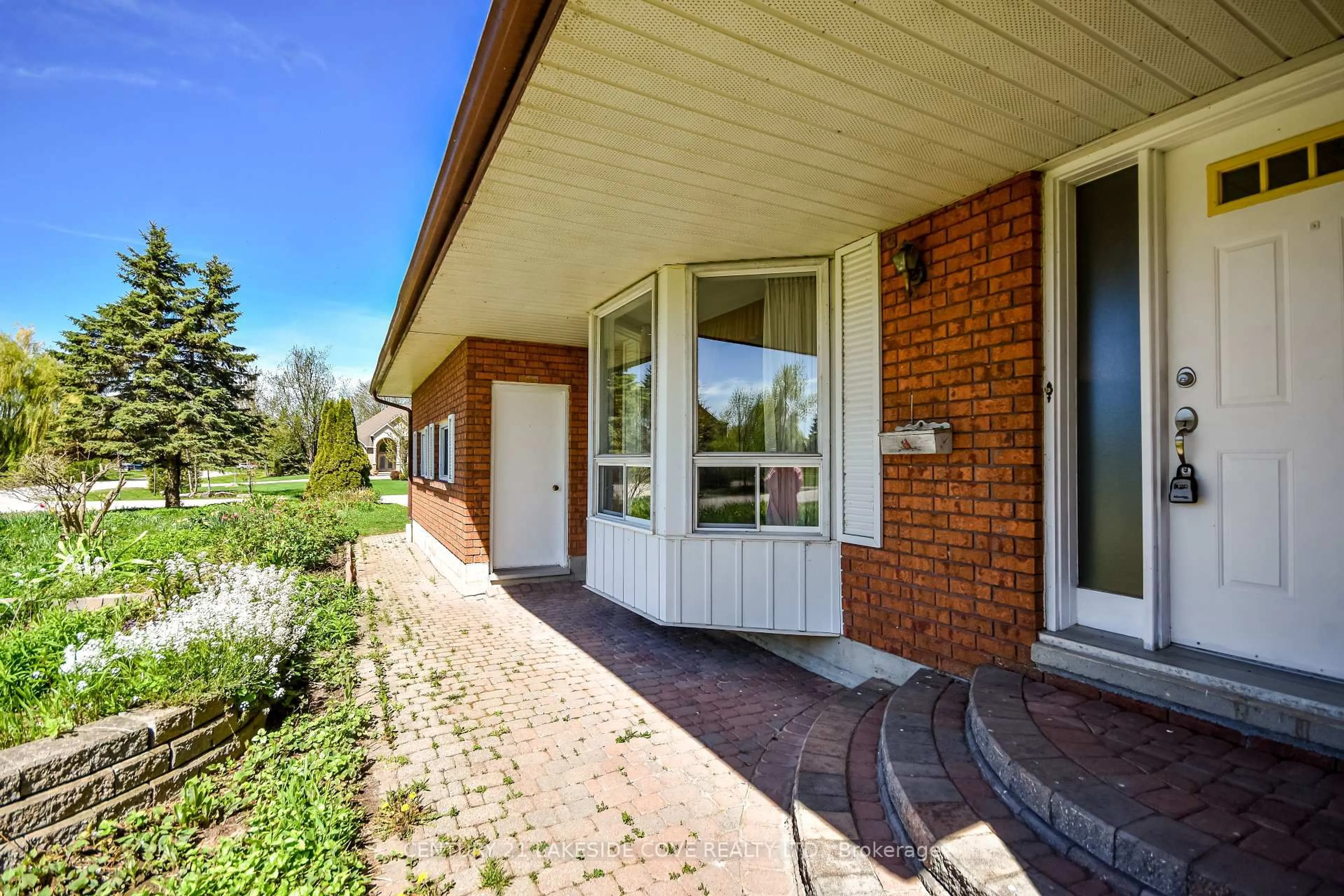 Home with brick exterior material, street for 2 Lantern Crt, Ramara Ontario L0K 1B0