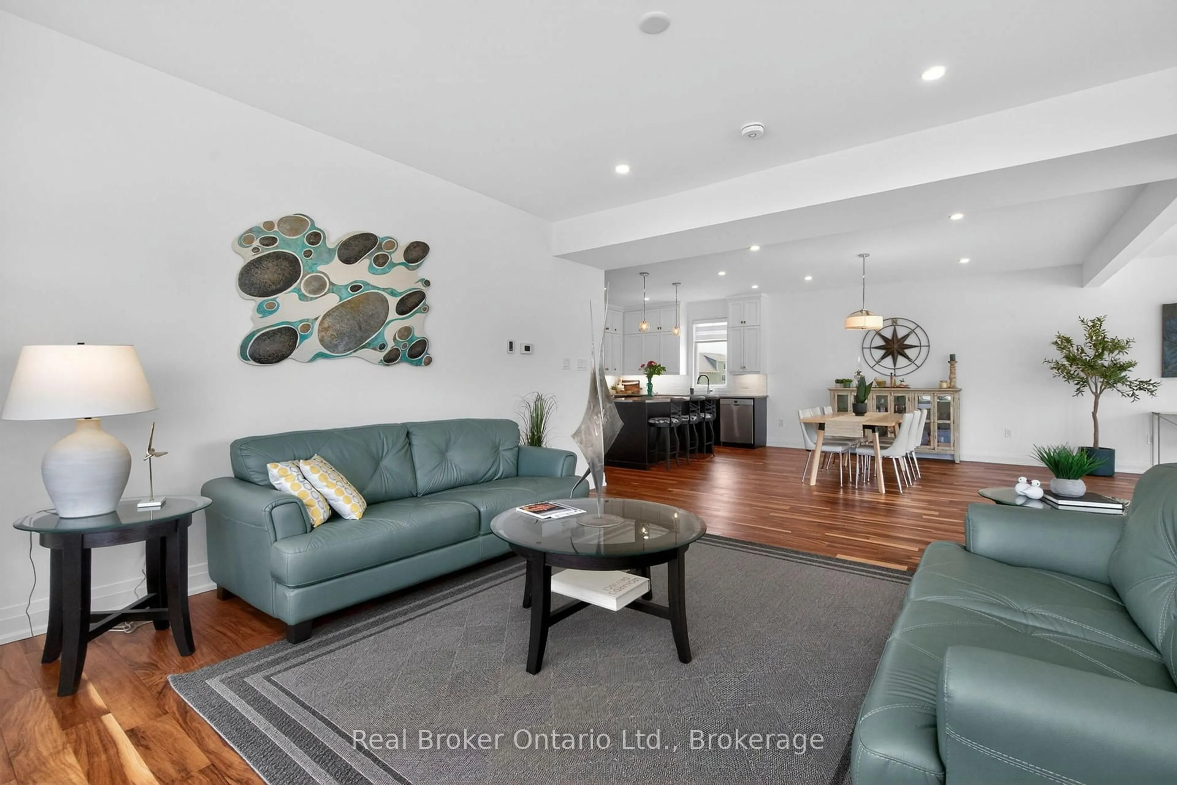 Living room with furniture, unknown for 38 Magazine St, Penetanguishene Ontario L9M 0W7