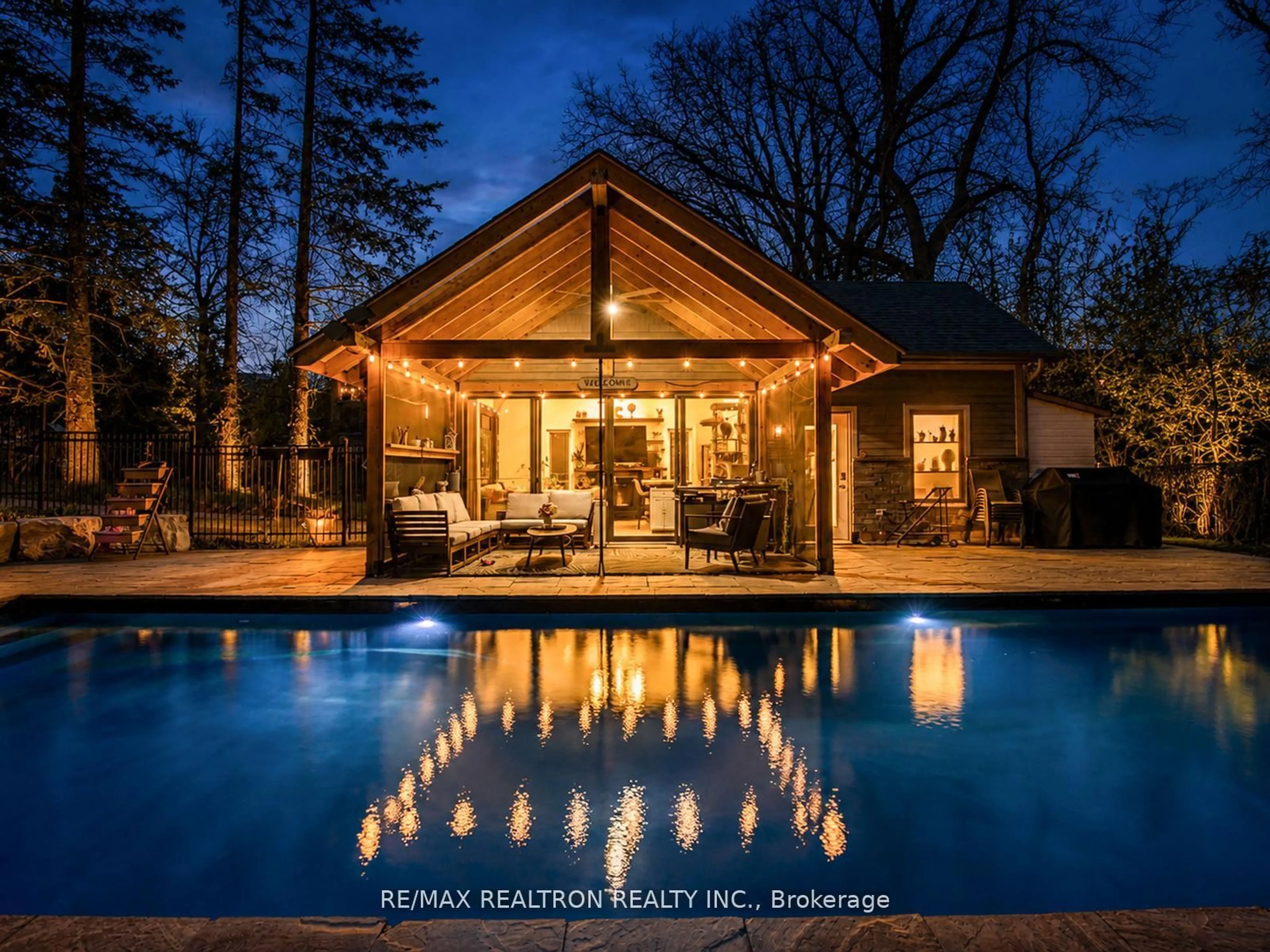 Pool for 115 Clapperton St, Barrie Ontario L4M 3G3