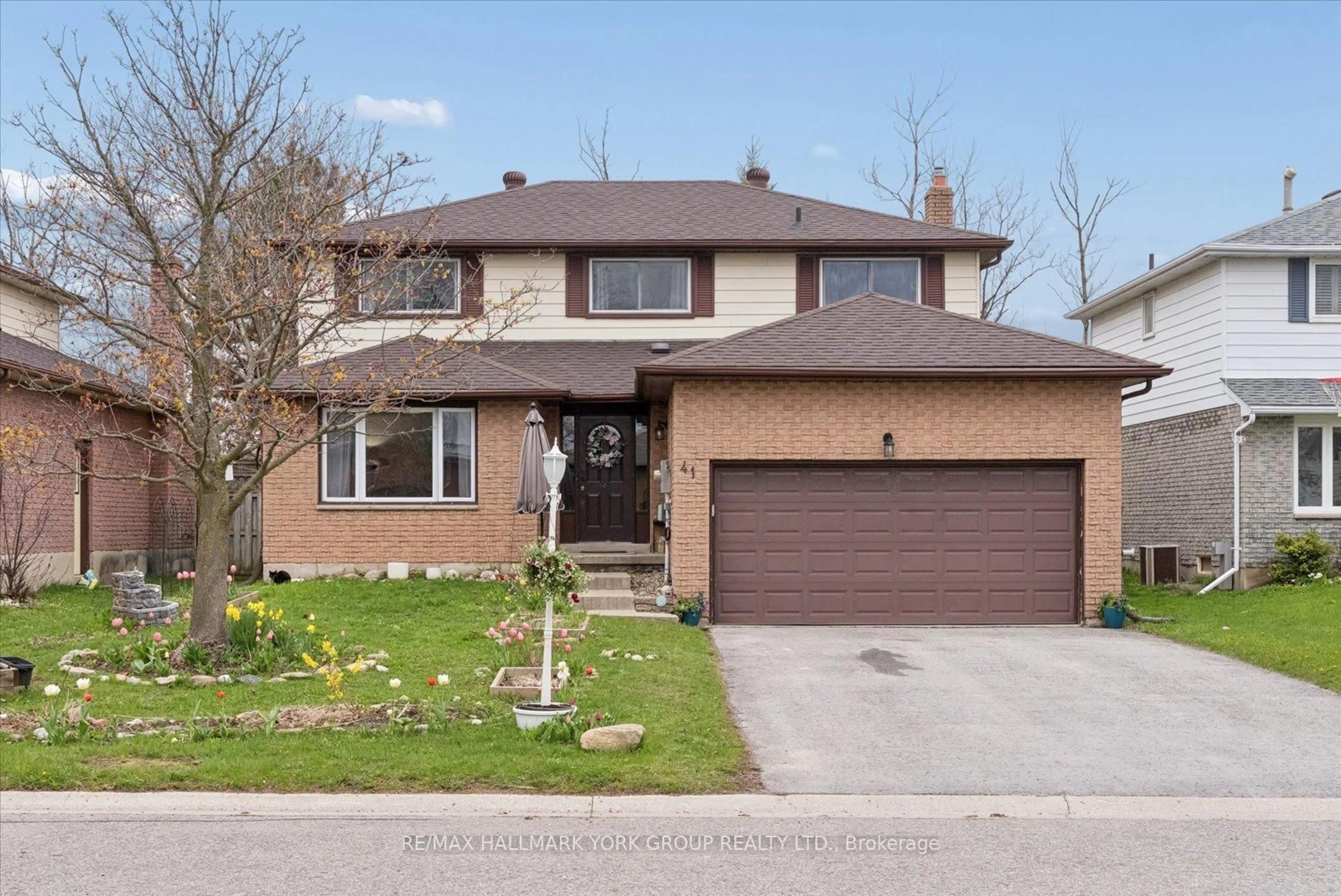 Home with brick exterior material, street for 41 Laurentian Lane, Orillia Ontario L3V 7N8