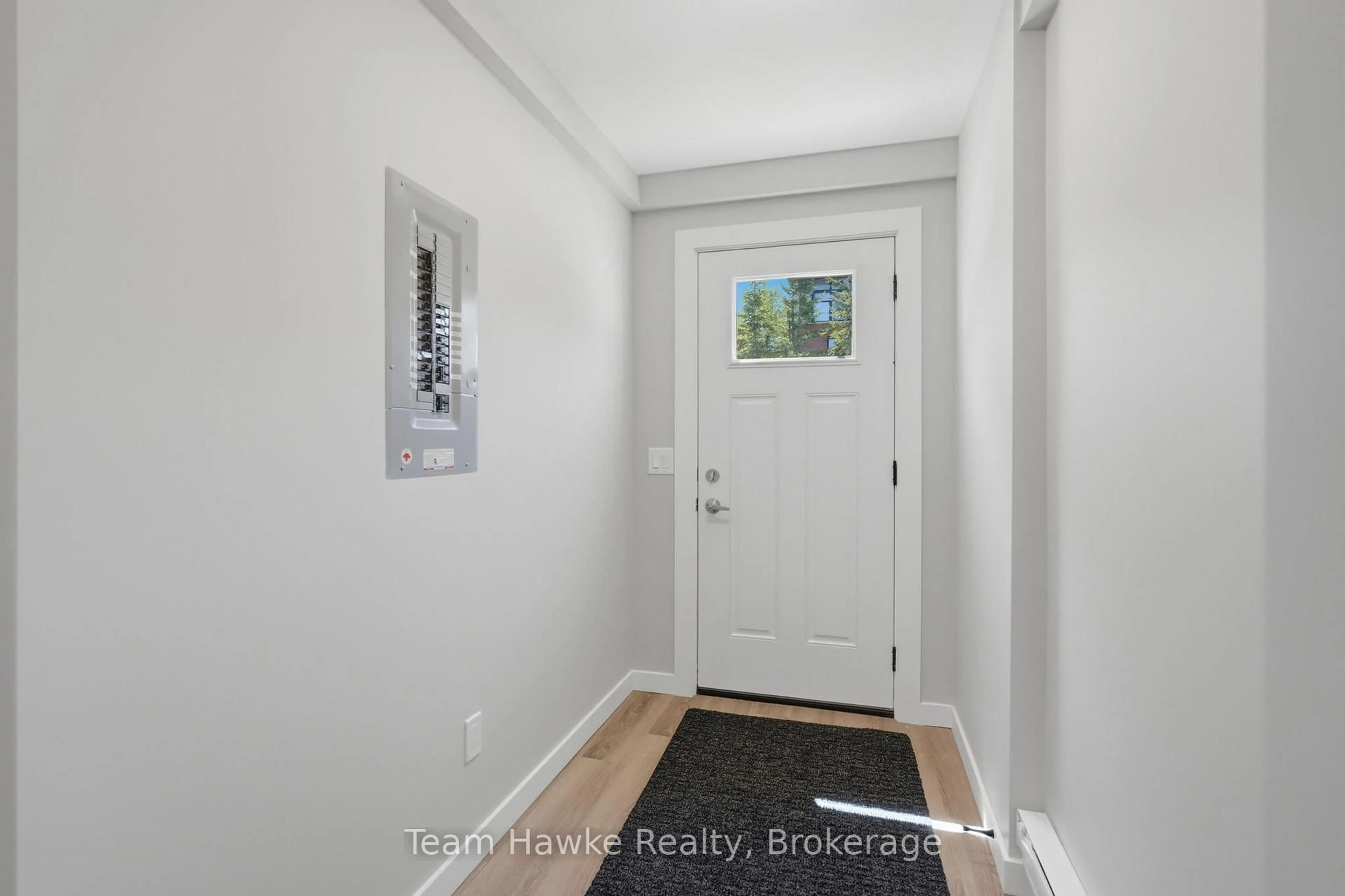 Indoor entryway for 64 Matchedash St, Orillia Ontario L3V 4W5