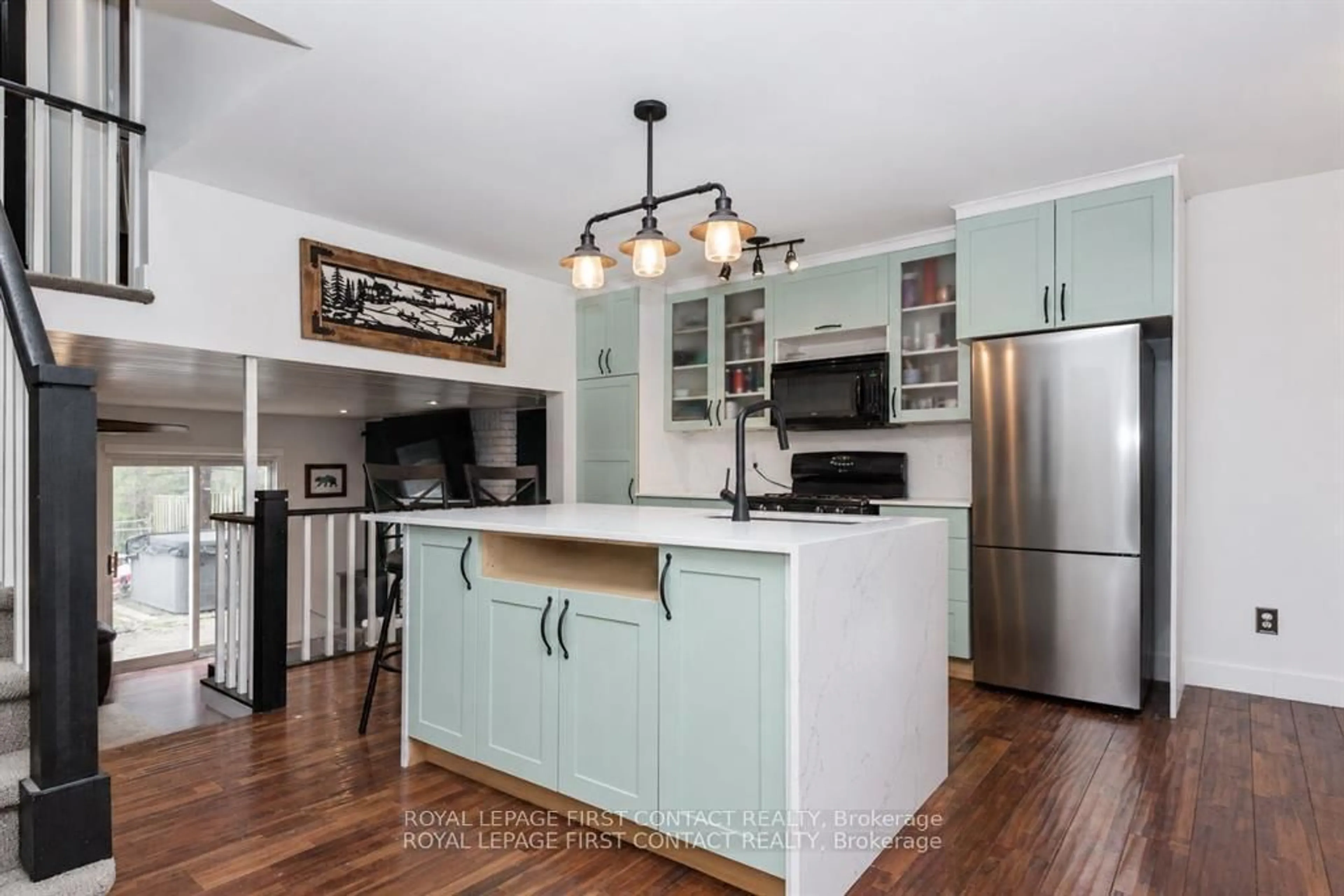 Open concept kitchen, unknown for 243 LITTLE Ave, Barrie Ontario L4N 6L3