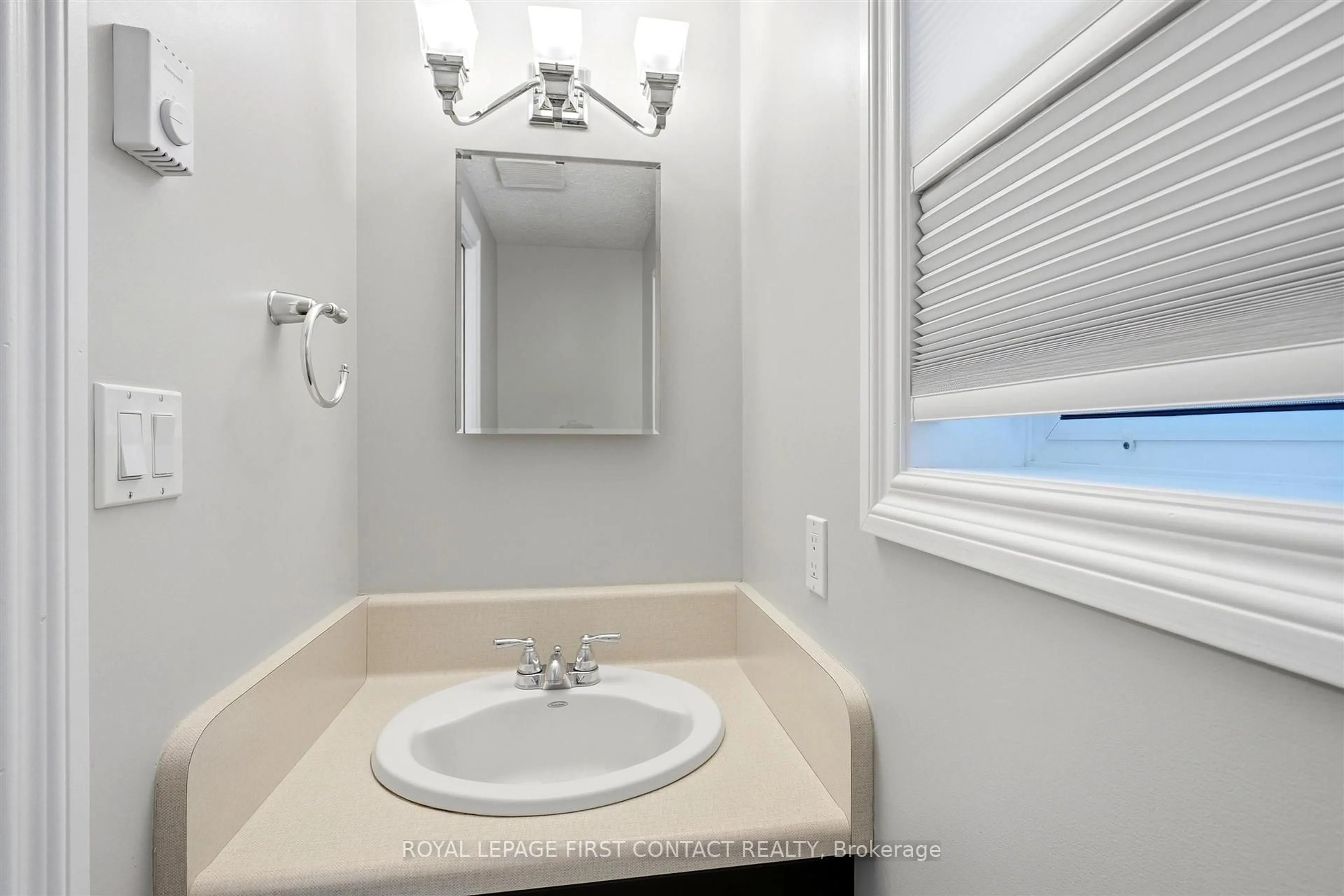 Standard bathroom, ceramic/tile floor for 312 Barnett Ave, Midland Ontario L4R 4Z8