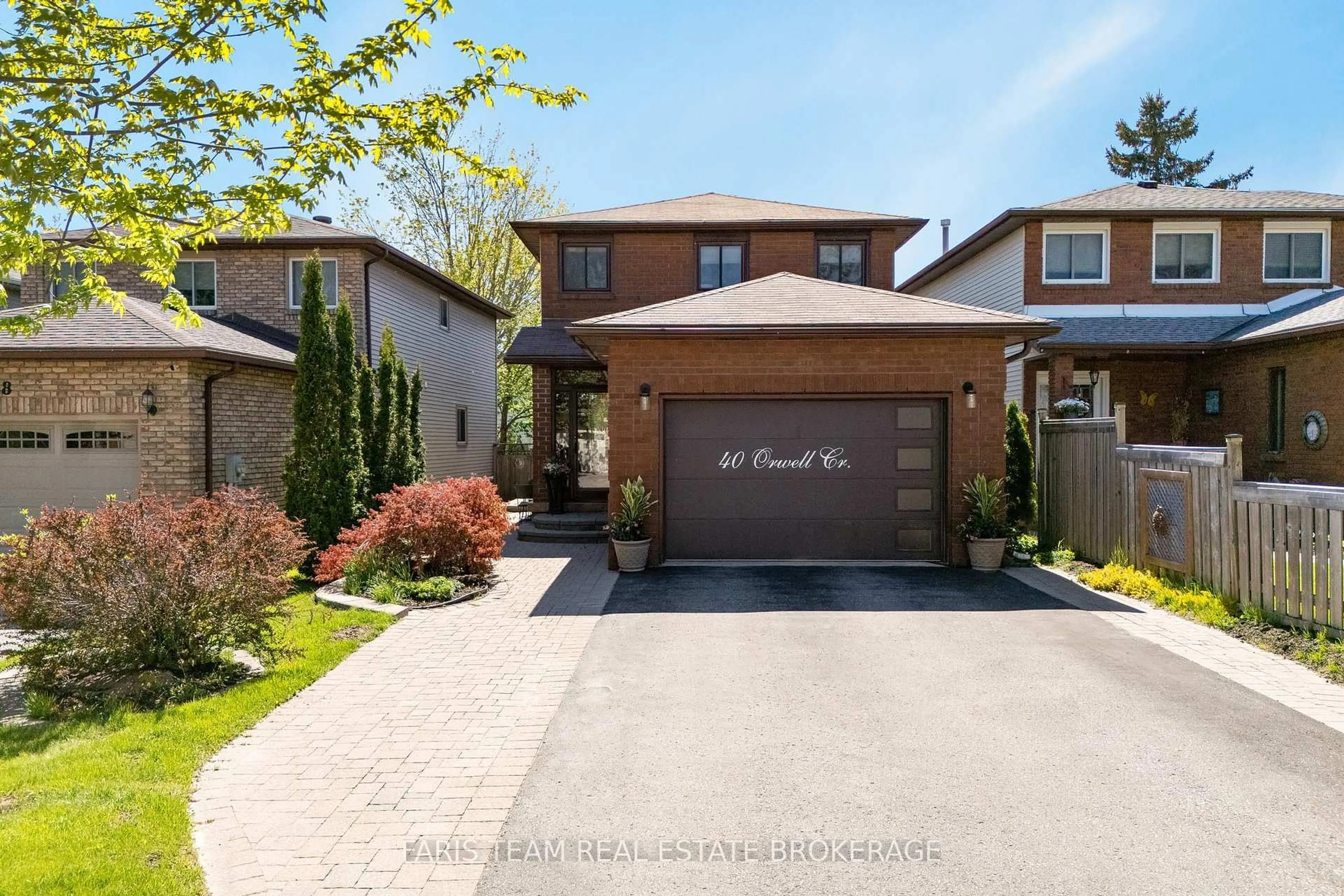 Home with brick exterior material, street for 40 Orwell Cres, Barrie Ontario L4N 6M6
