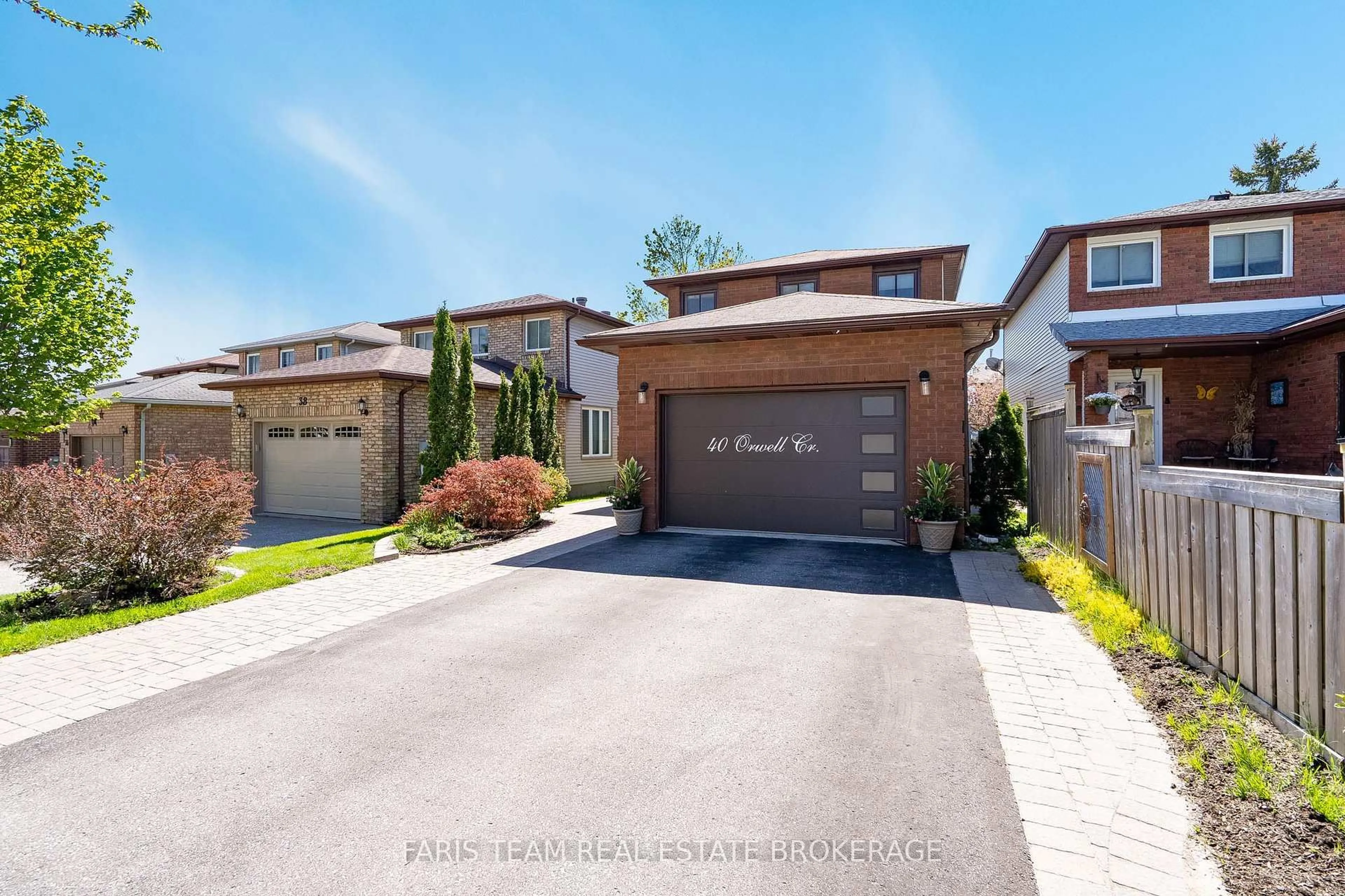 Home with brick exterior material, street for 40 Orwell Cres, Barrie Ontario L4N 6M6