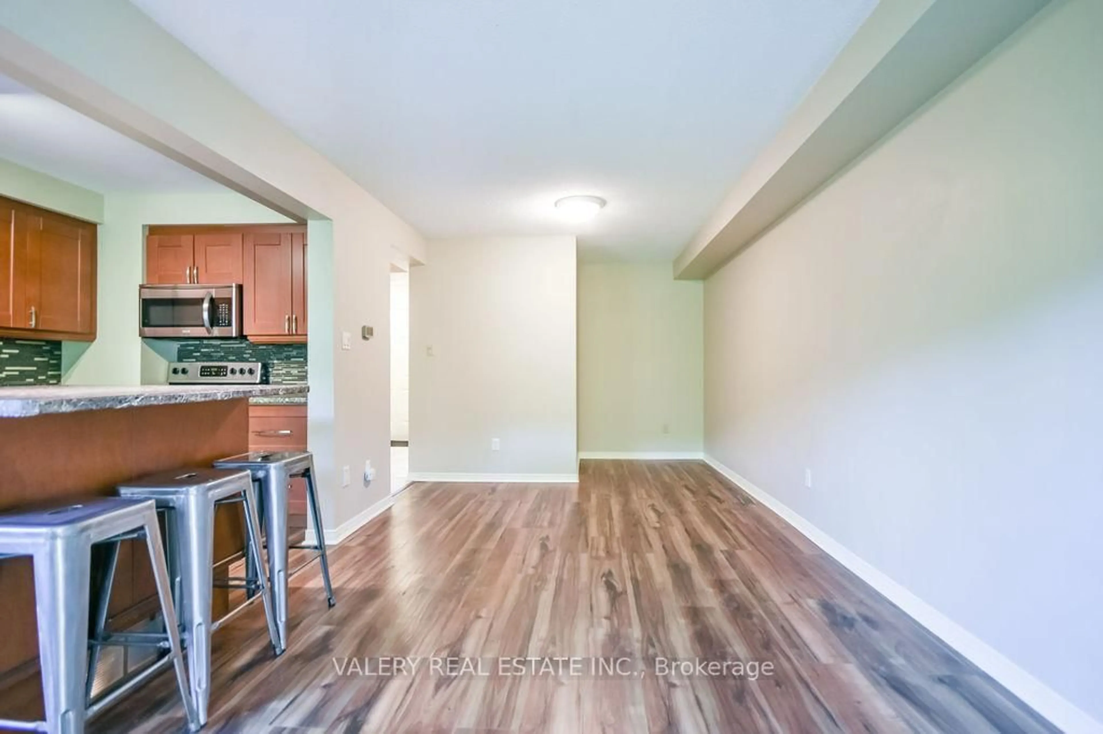 A pic of a room for 492 Laclie St #14, Orillia Ontario L3V 7V2