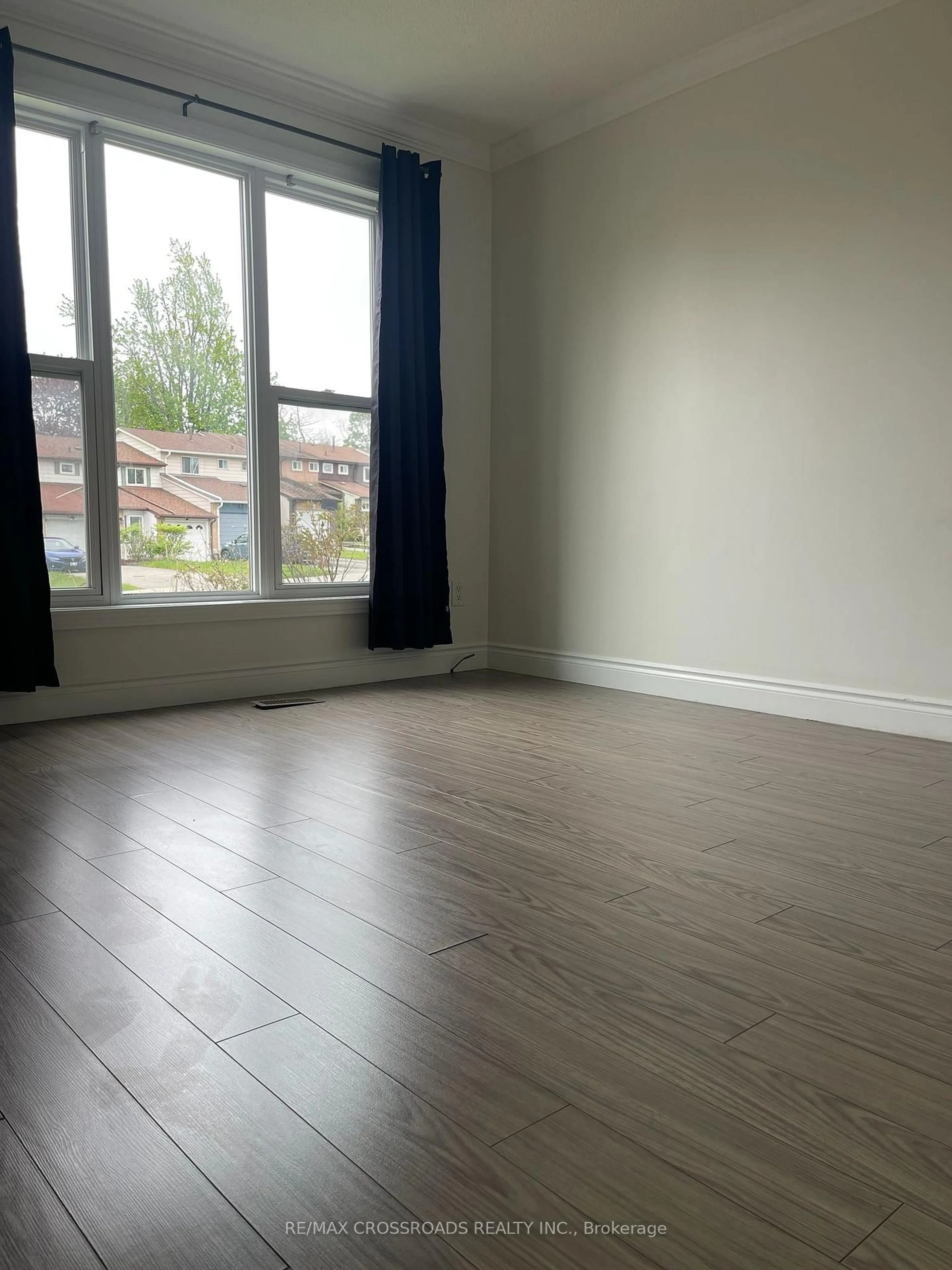 A pic of a room for 59 Chaucer Cres, Barrie Ontario L4N 4T8