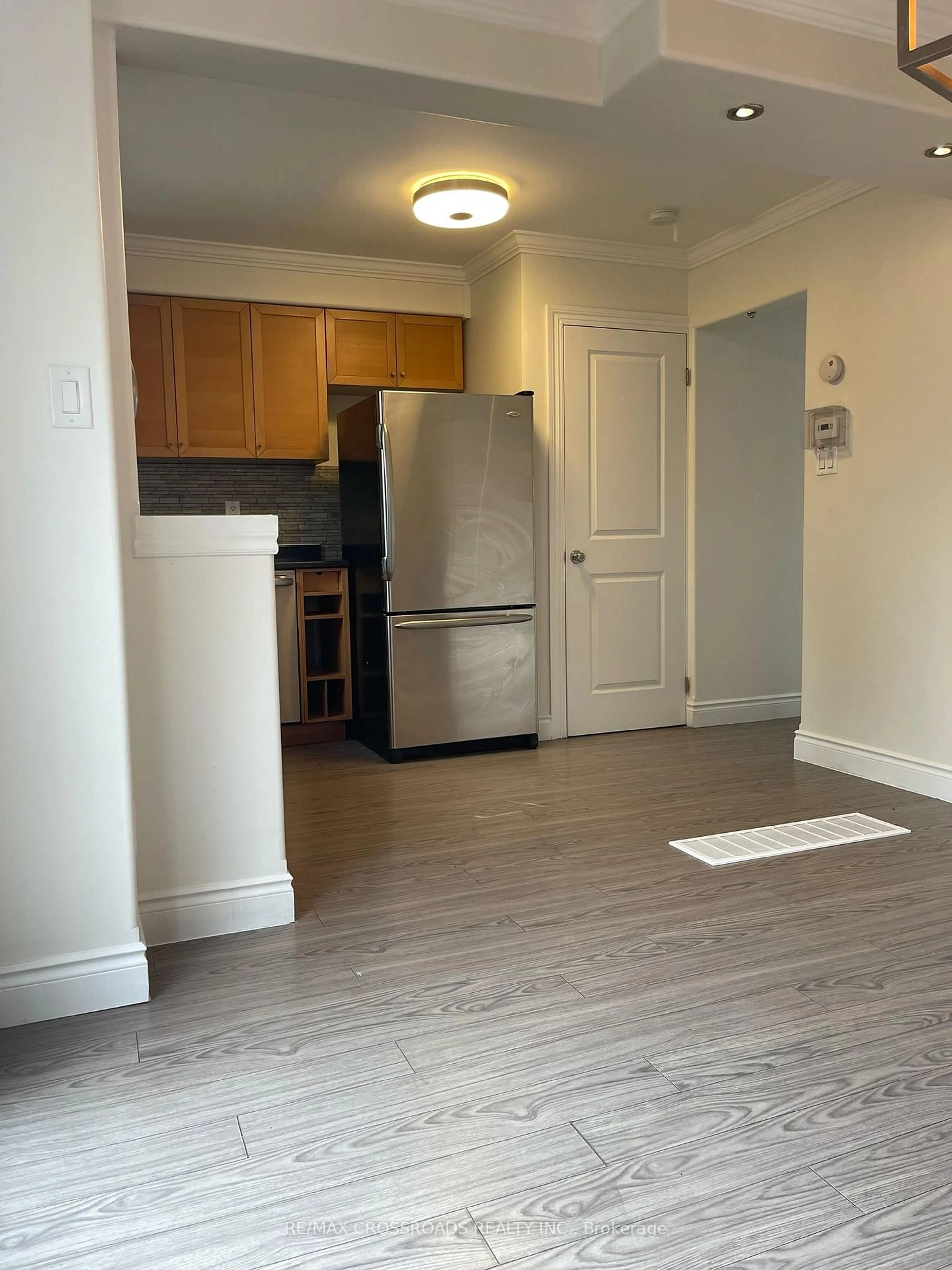 A pic of a room for 59 Chaucer Cres, Barrie Ontario L4N 4T8