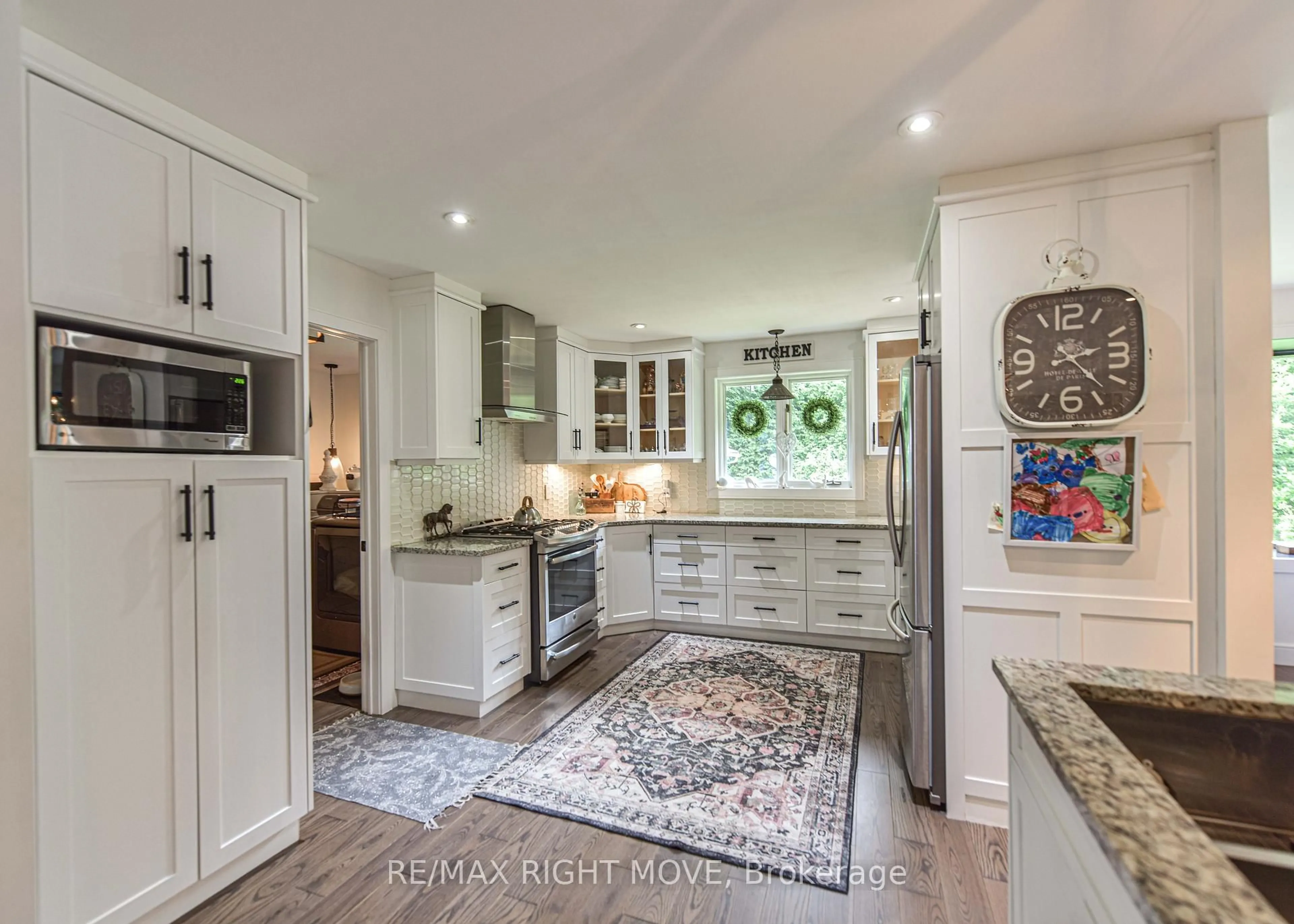 Open concept kitchen, ceramic/tile floor for 1220 Birchcliffe Cres, Severn Ontario L3V 0W1