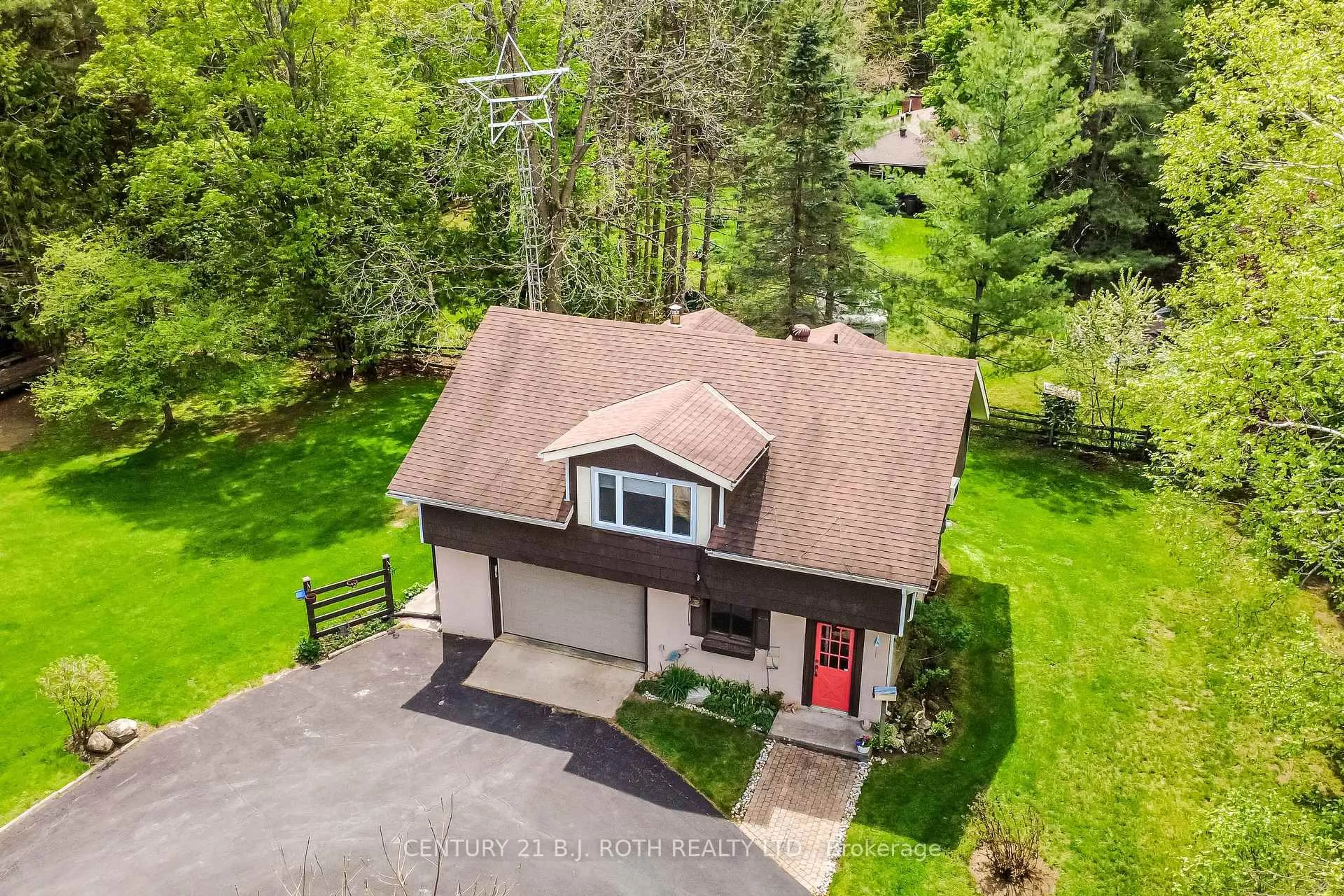 A pic from outside/outdoor area/front of a property/back of a property/a pic from drone, street for 1629 Mt. St. Louis Rd, Oro-Medonte Ontario L0K 1E0