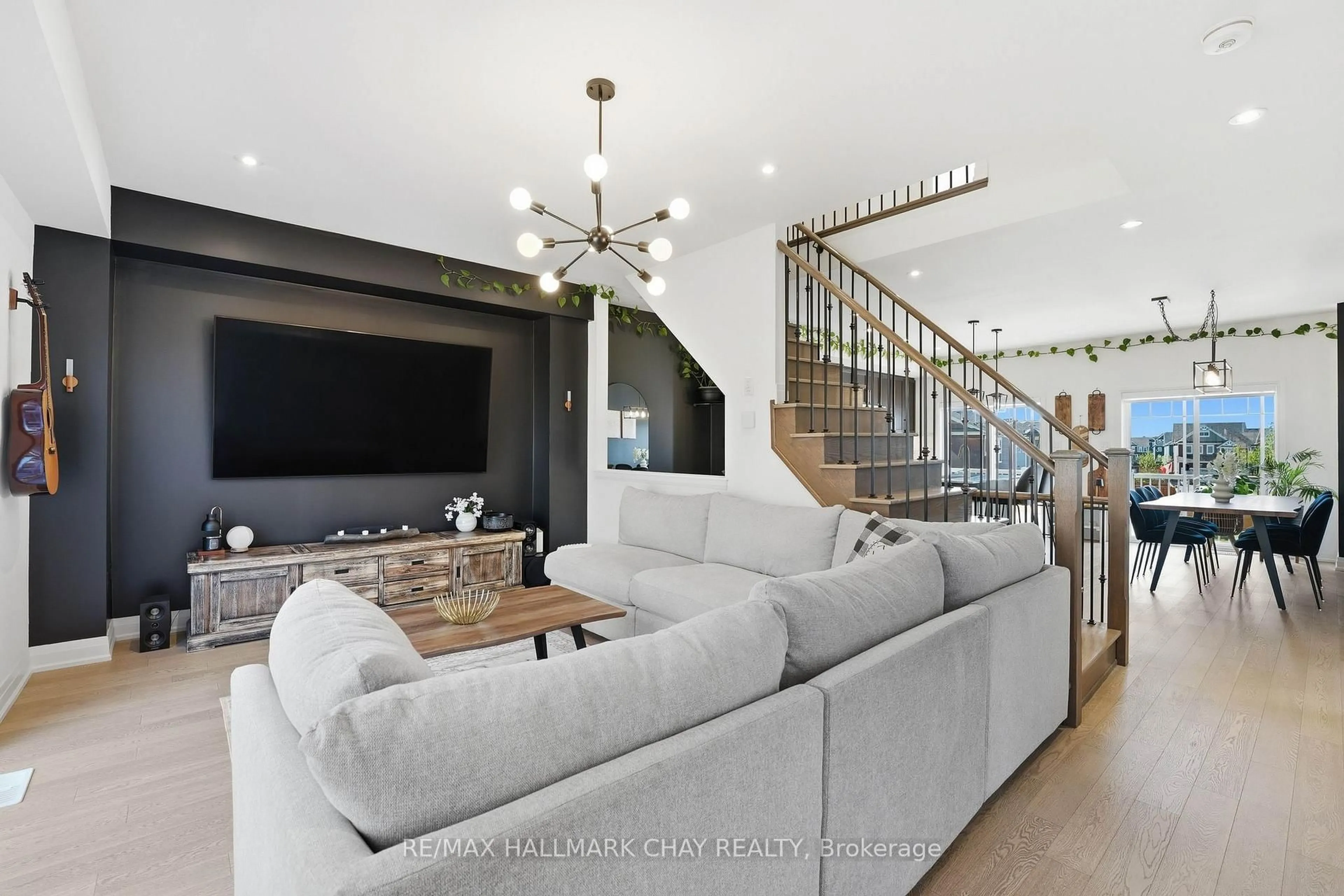 Living room with furniture, unknown for 29 Shelburne Ave, Wasaga Beach Ontario L9Z 0J4