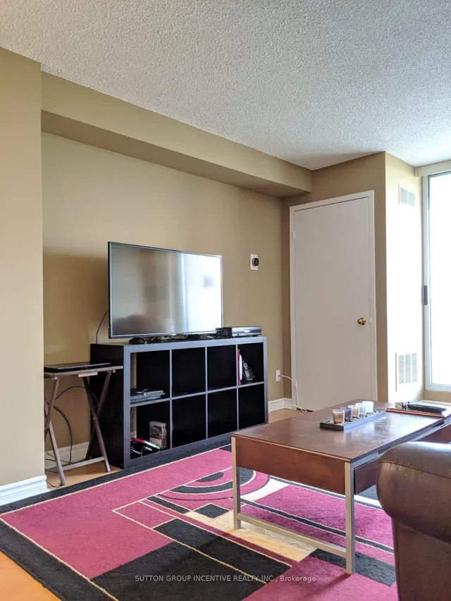 75 Ellen St #905, Barrie 3