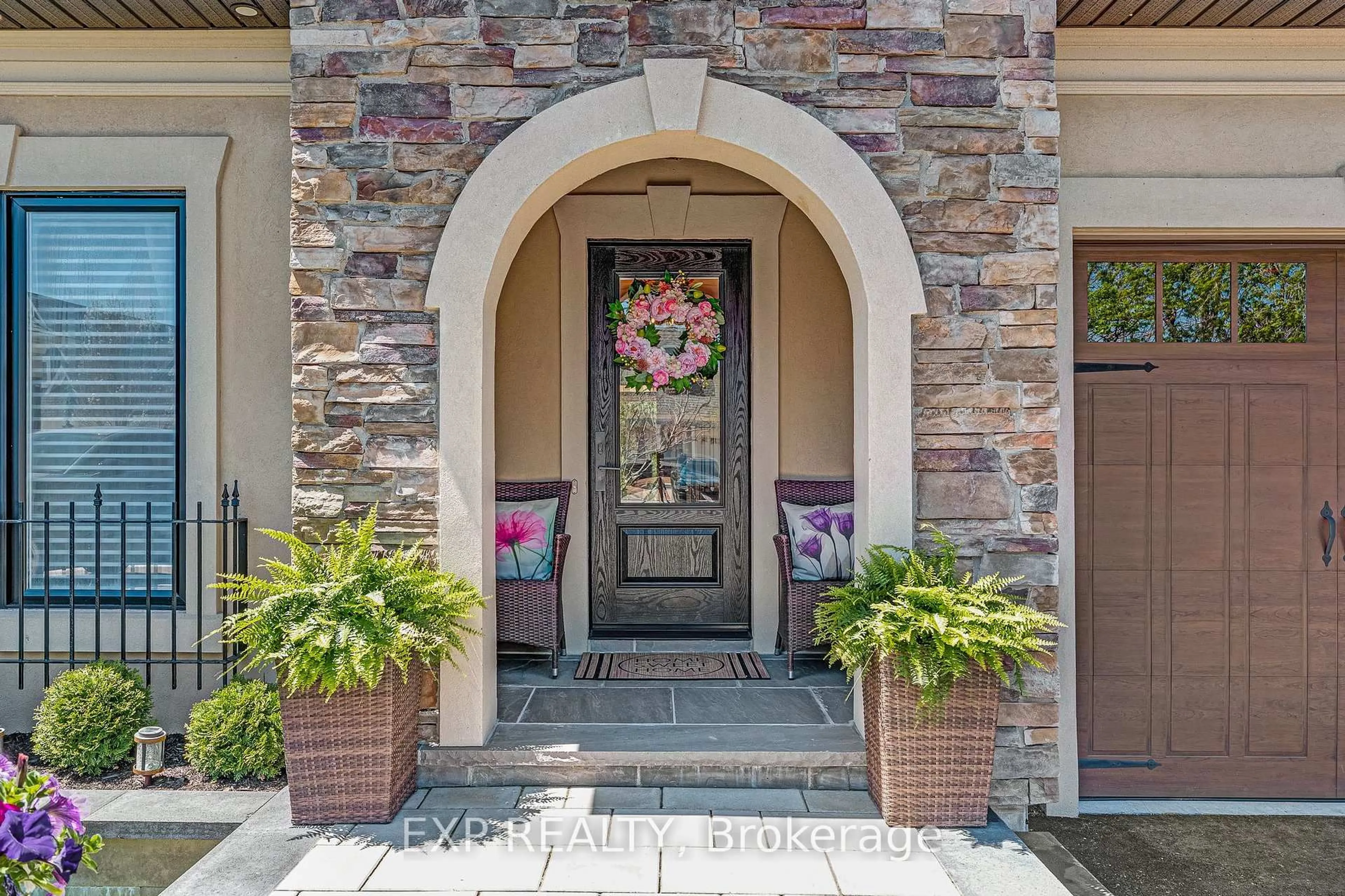 Indoor entryway for 5 Invermara Crt #40, Orillia Ontario L3V 8B4
