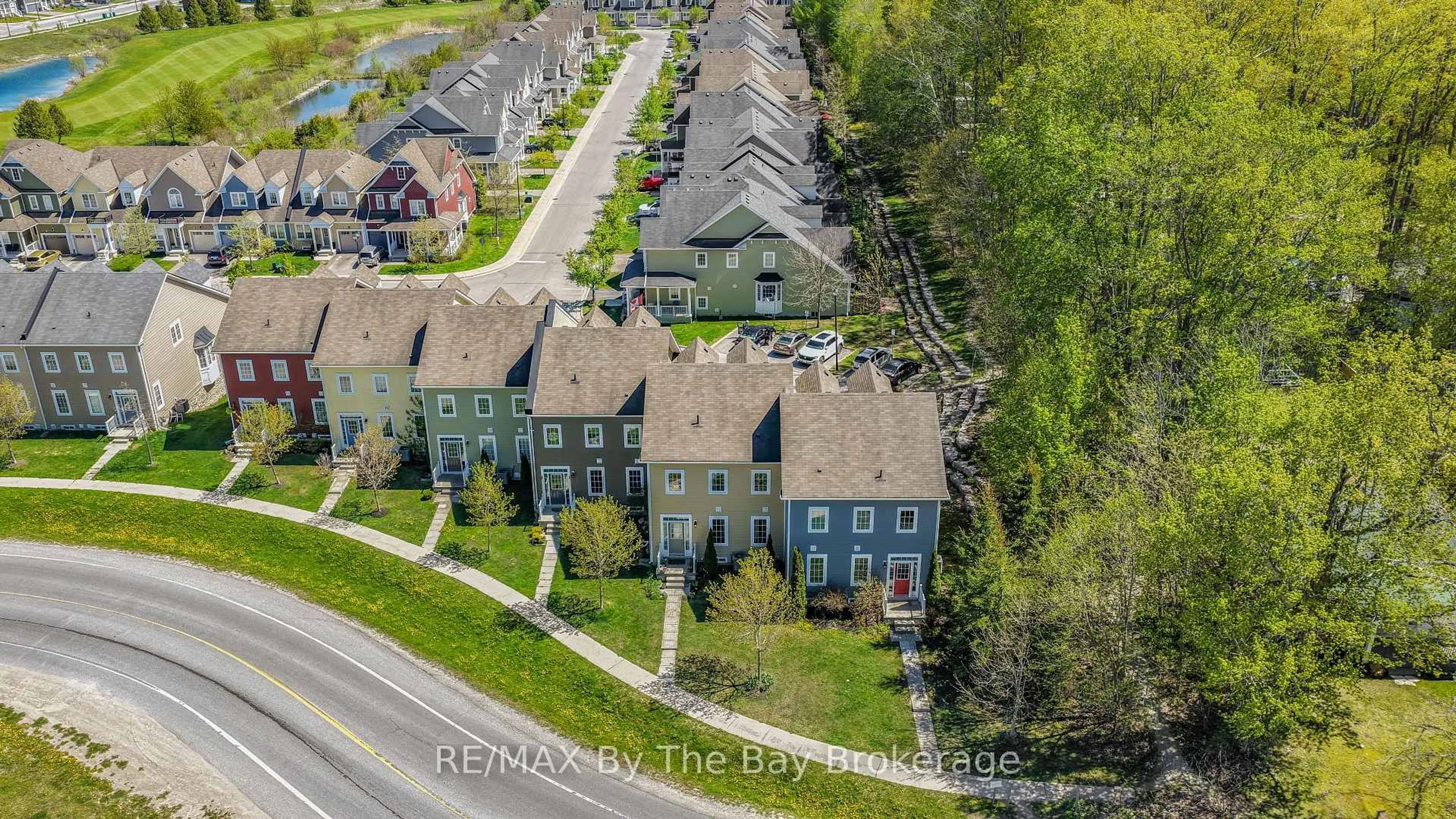 A pic from outside/outdoor area/front of a property/back of a property/a pic from drone, street for 58 Providence Way, Wasaga Beach Ontario L9Z 0G3