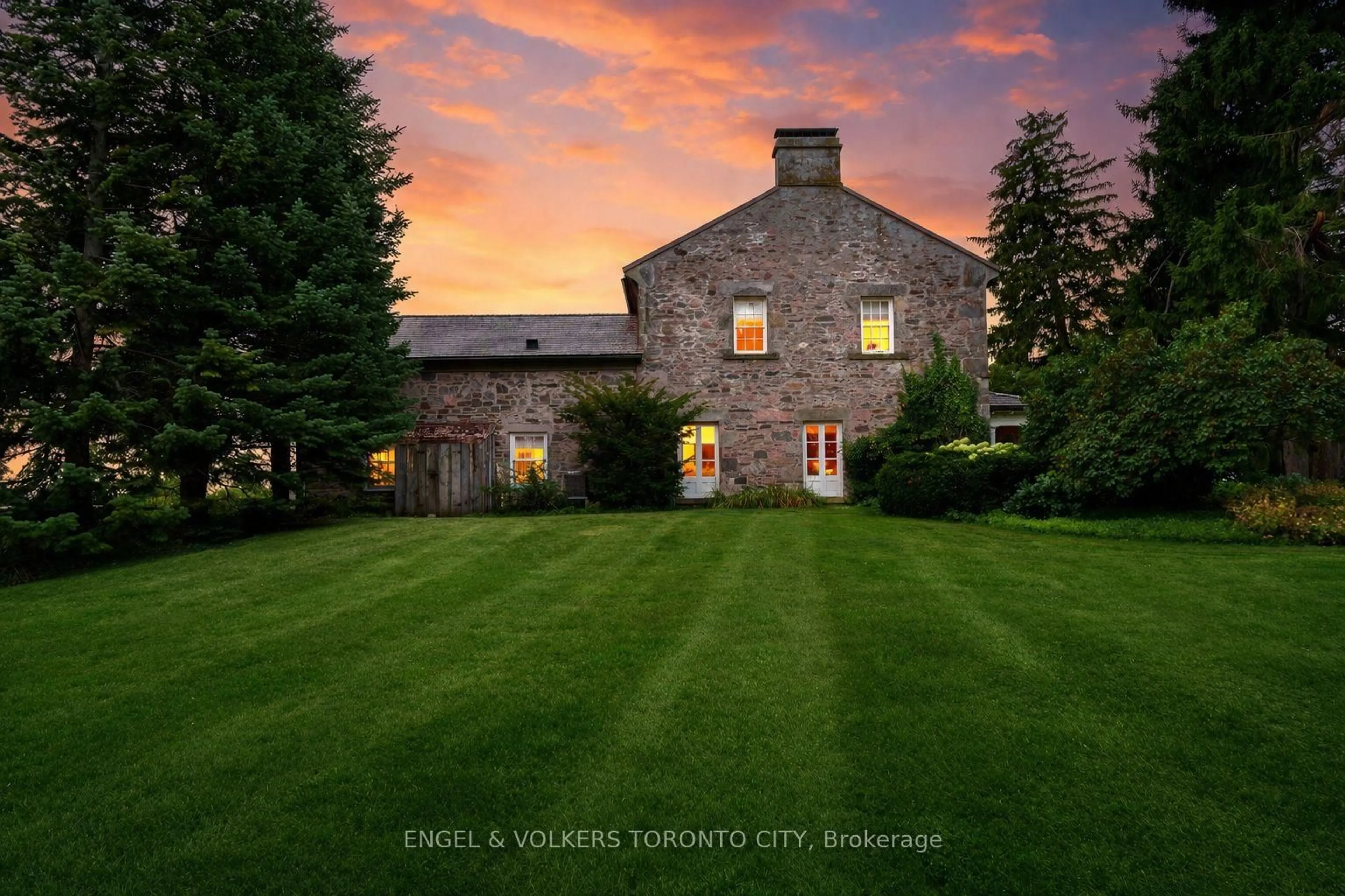 A pic from outside/outdoor area/front of a property/back of a property/a pic from drone, street for 2353 County Road 124, Clearview Ontario L0M 1H0