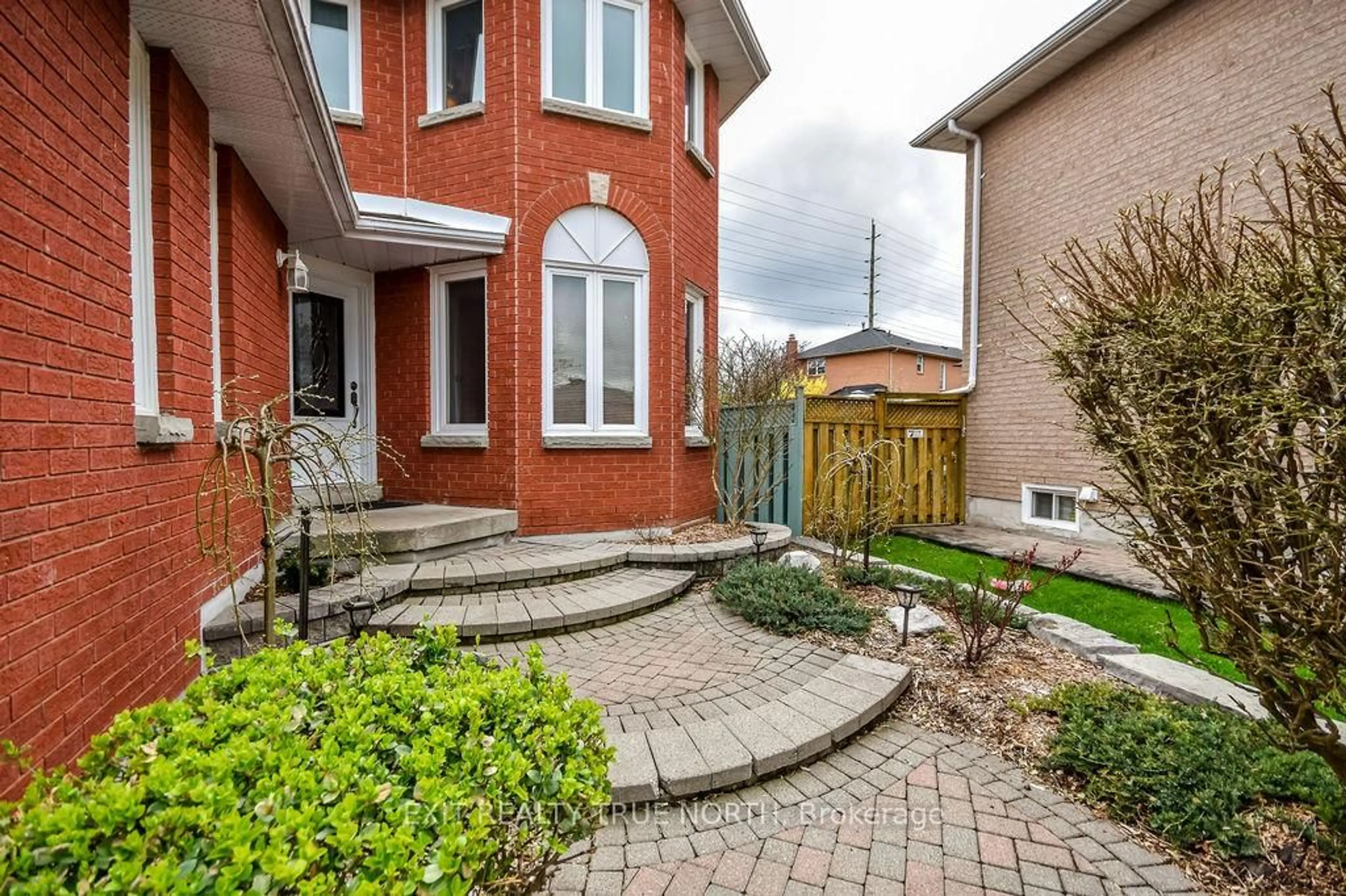 Home with brick exterior material, street for 53 Etherington Cres, Barrie Ontario L4N 6Z4