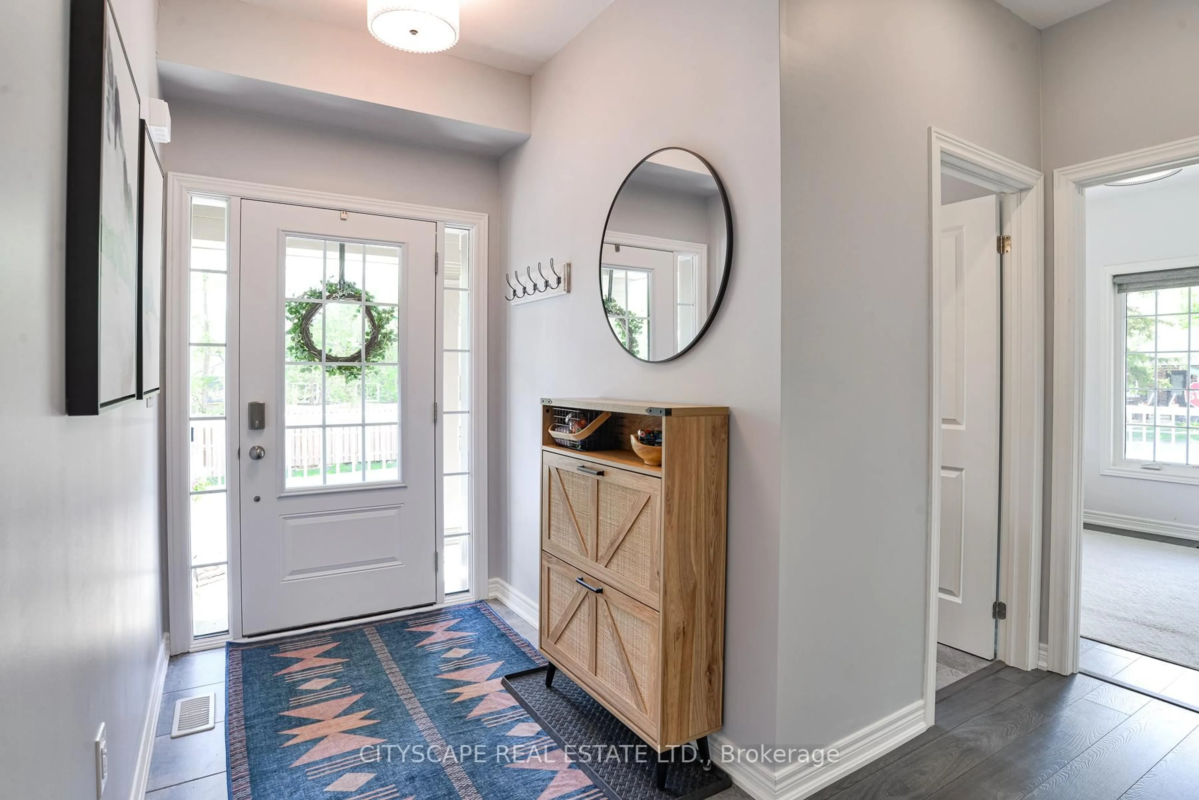 Indoor entryway for 248 James St, Orillia Ontario L3V 8K9