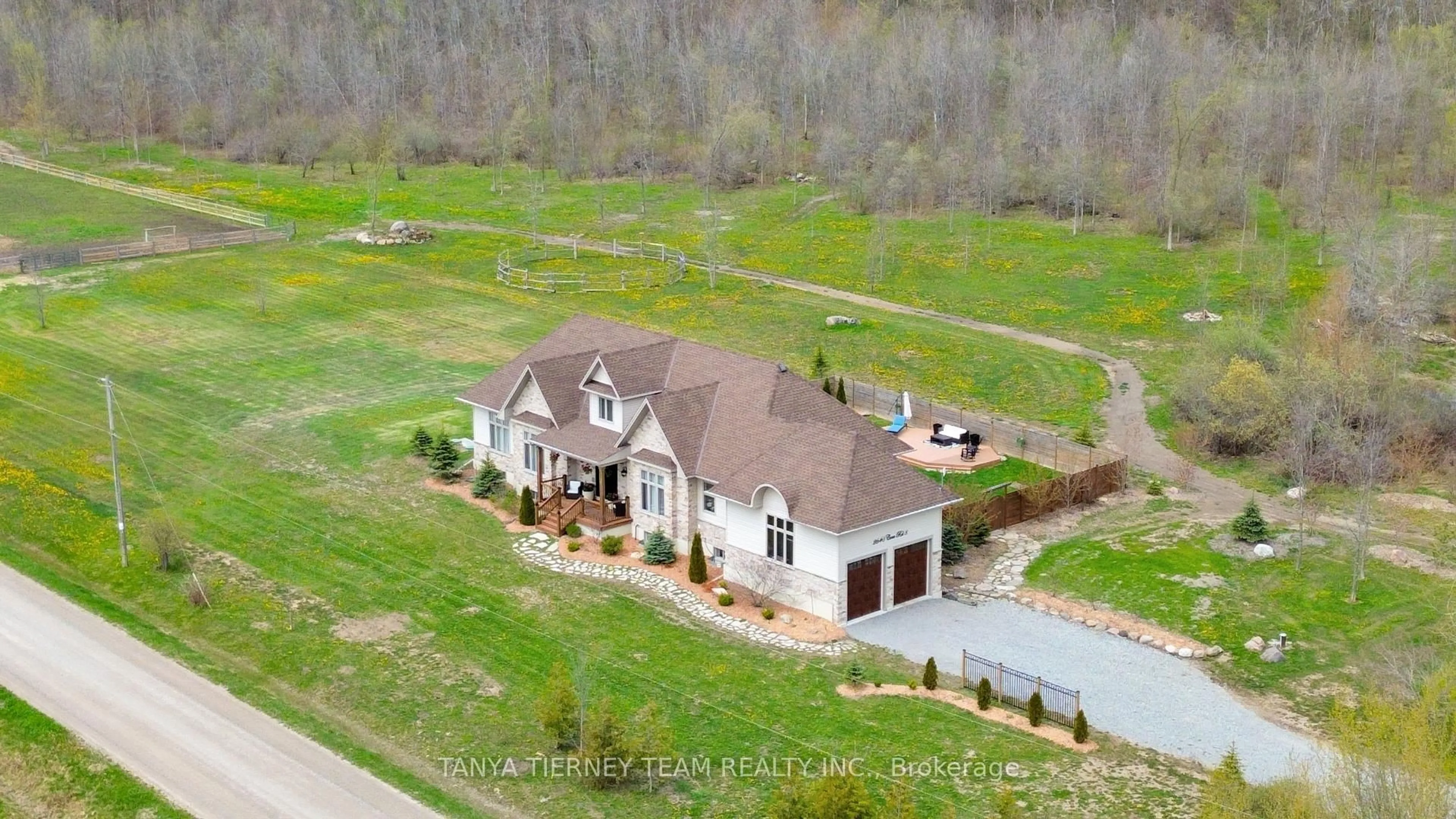 A pic from outside/outdoor area/front of a property/back of a property/a pic from drone, unknown for 2640 Concession 8 Rd, Ramara Ontario L0K 1B0