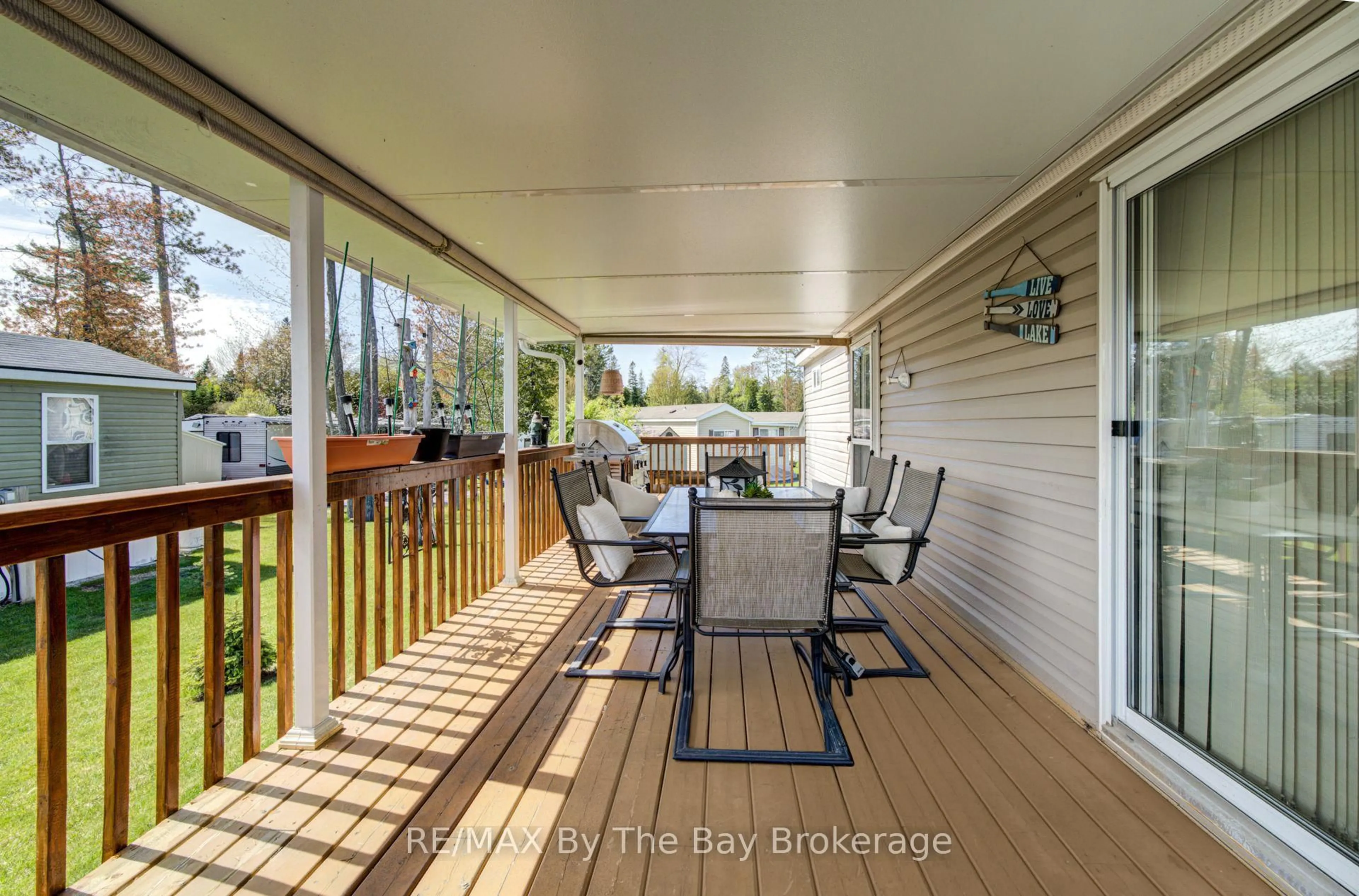 Patio, water/lake/river/ocean view for 14 KENORA Tr, Wasaga Beach Ontario L9Z 1X7