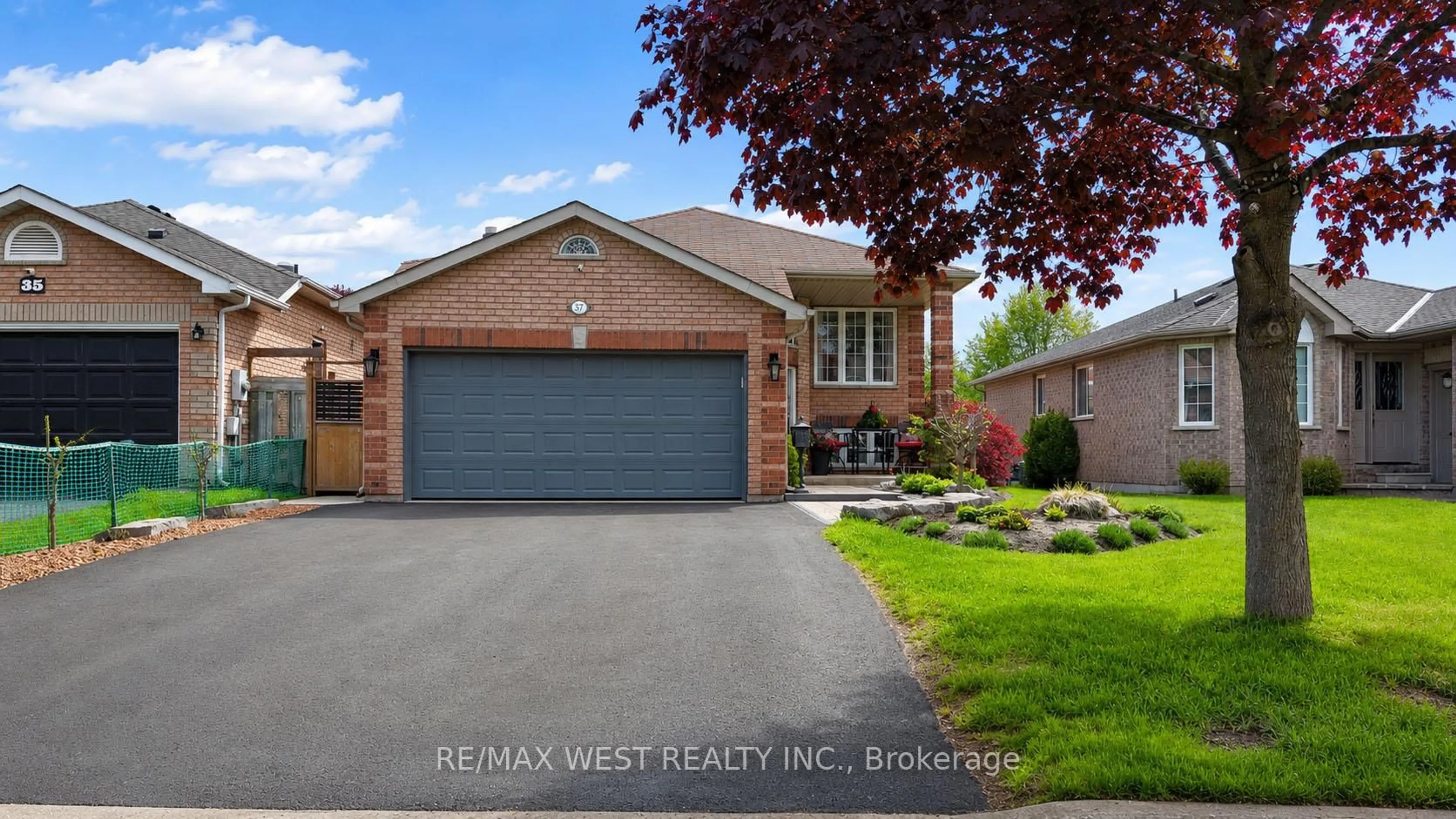 Home with brick exterior material, street for 37 Kell Pl, Barrie Ontario L4N 9K5