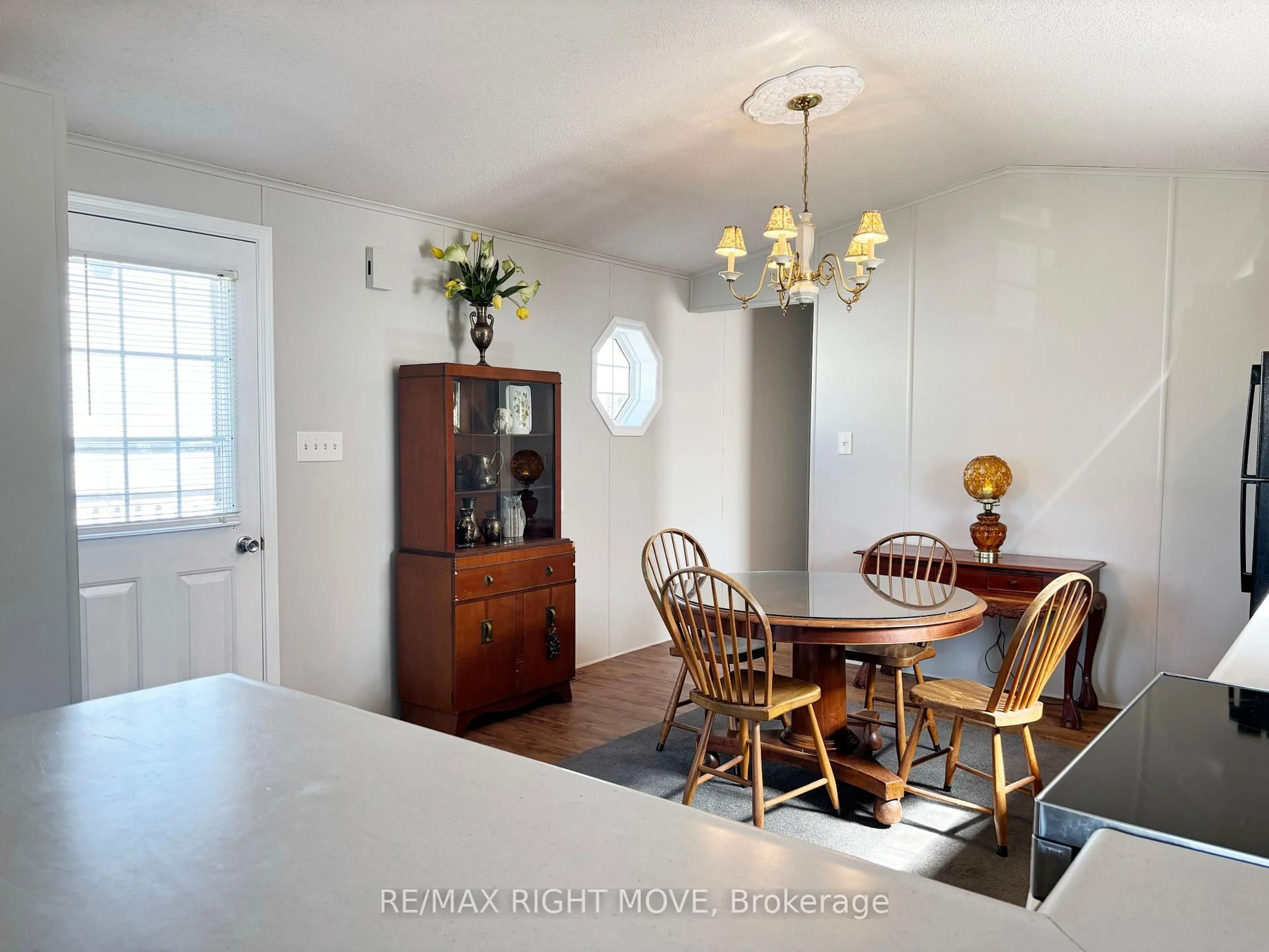 Dining room, unknown for 1304 Madison St, Severn Ontario L3V 0V1