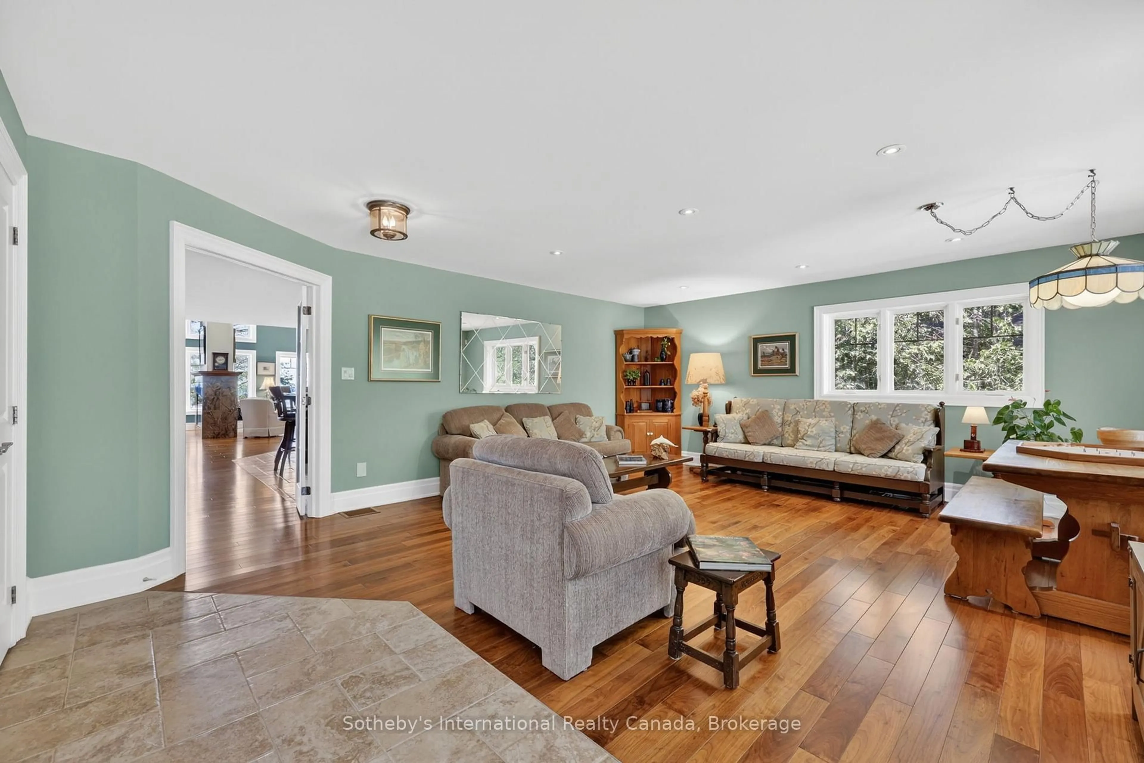Living room with furniture, unknown for 1036 River Rd, Wasaga Beach Ontario L9Z 2P7