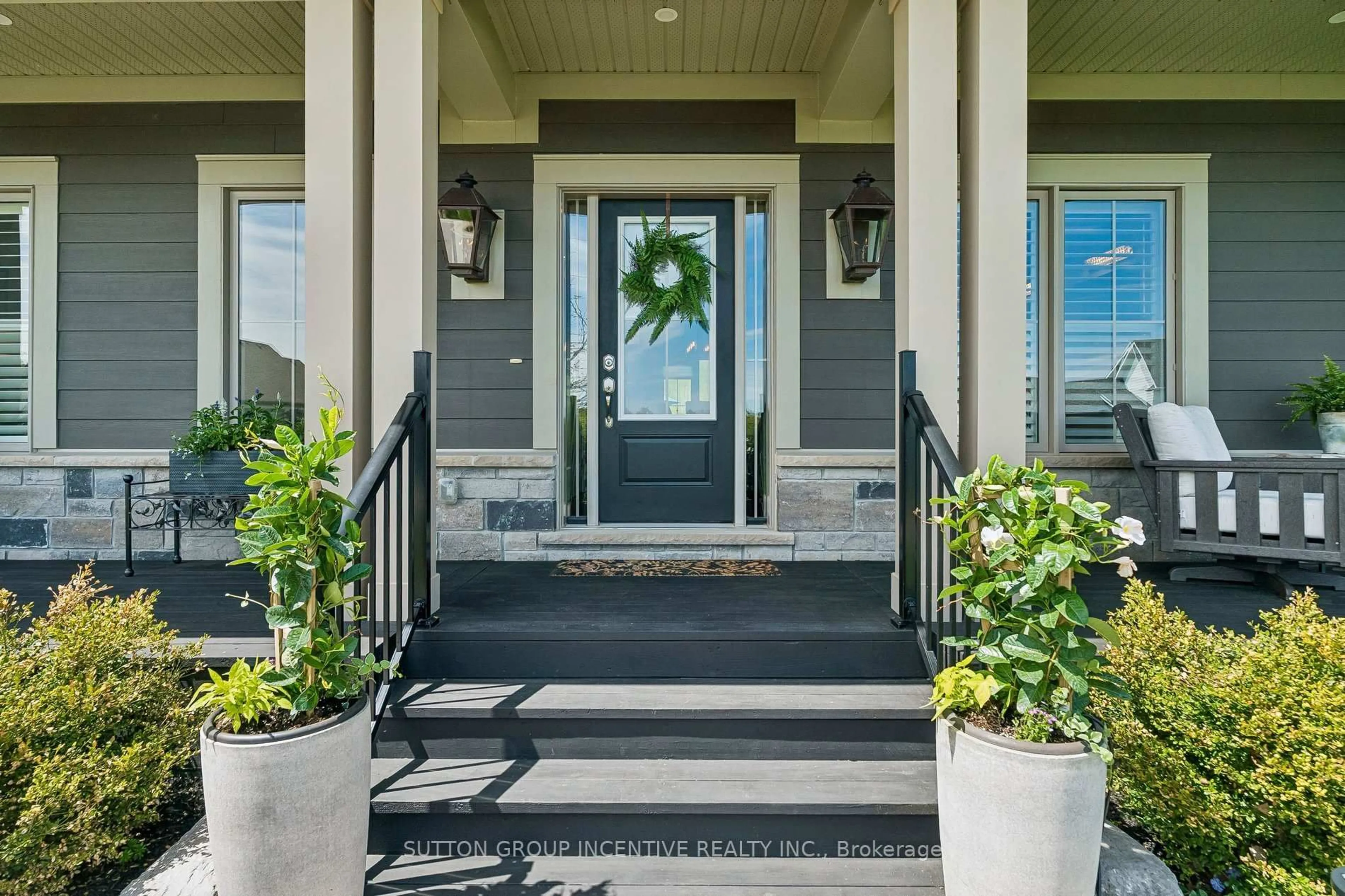 Indoor entryway for 22 thoroughbred Dr, Oro-Medonte Ontario L0K 1E0