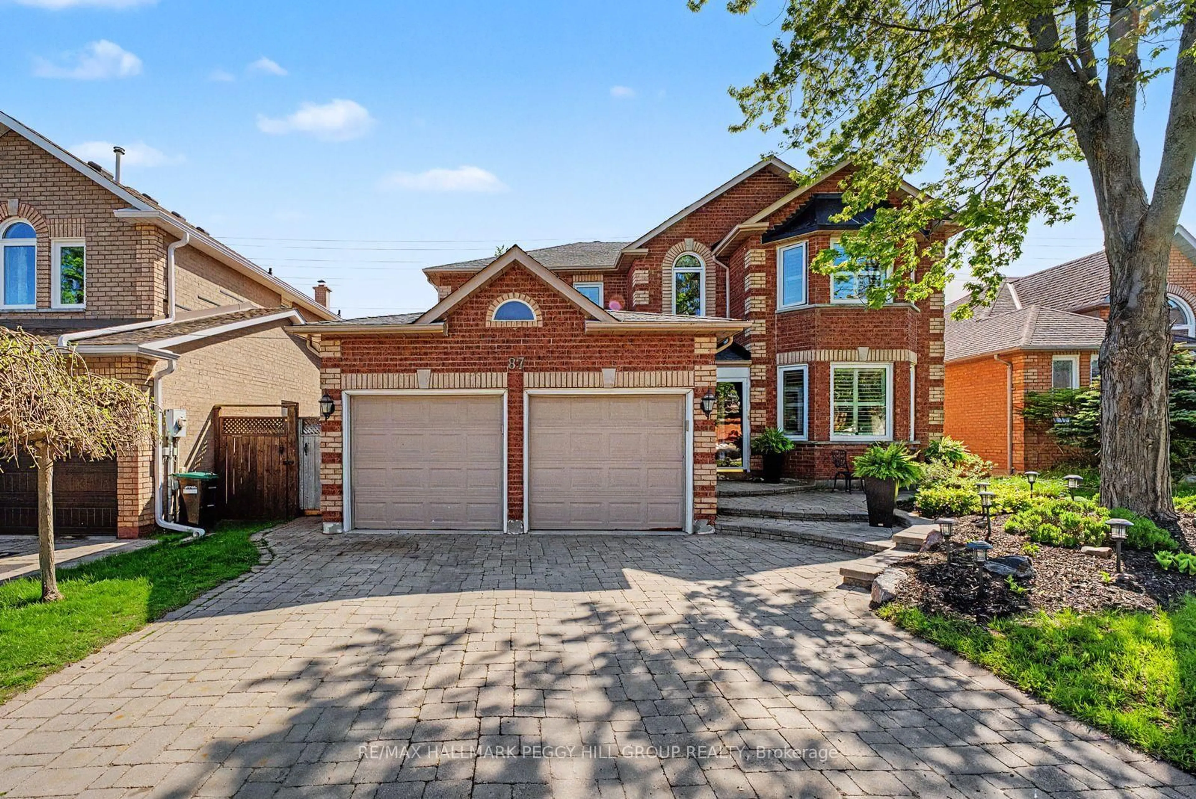 Home with brick exterior material, street for 87 Cityview Circ, Barrie Ontario L4N 7V1