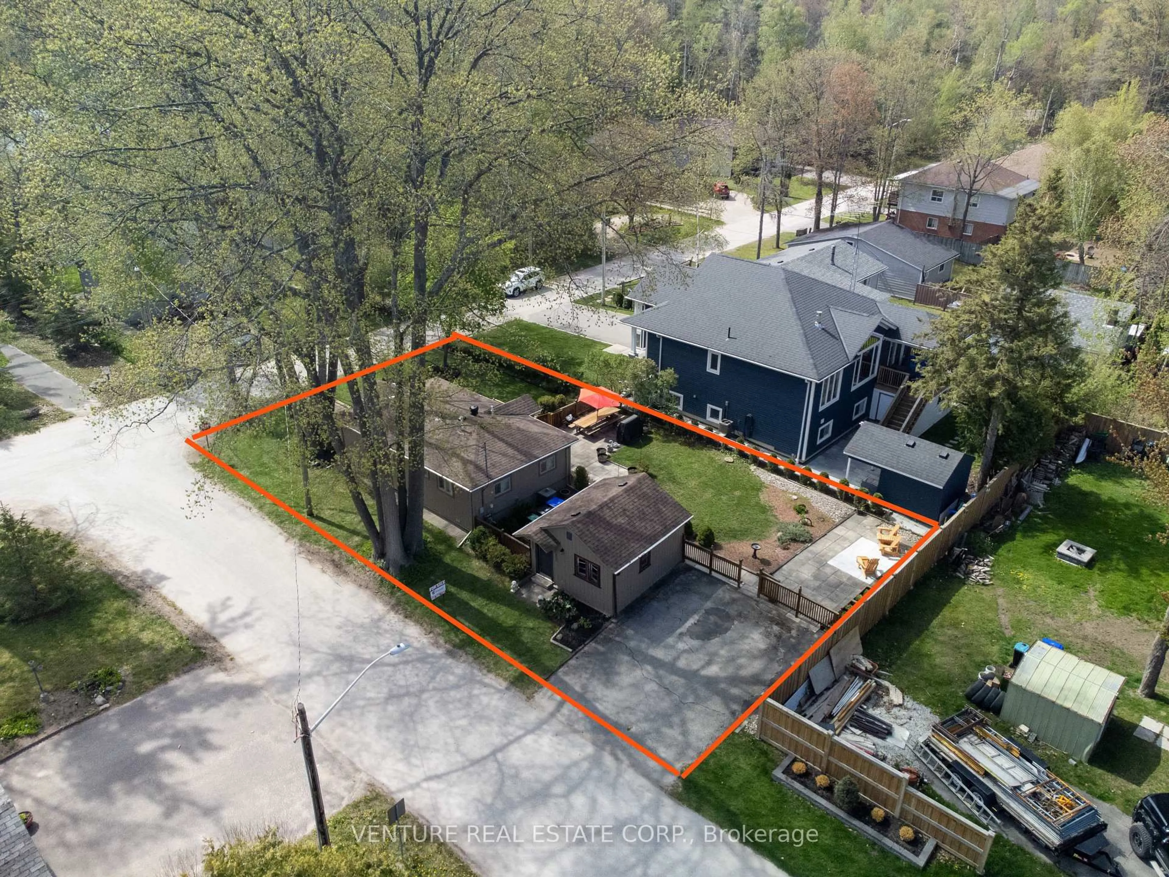 A pic from outside/outdoor area/front of a property/back of a property/a pic from drone, street for 50 Forest Ave, Wasaga Beach Ontario L9Z 2K4