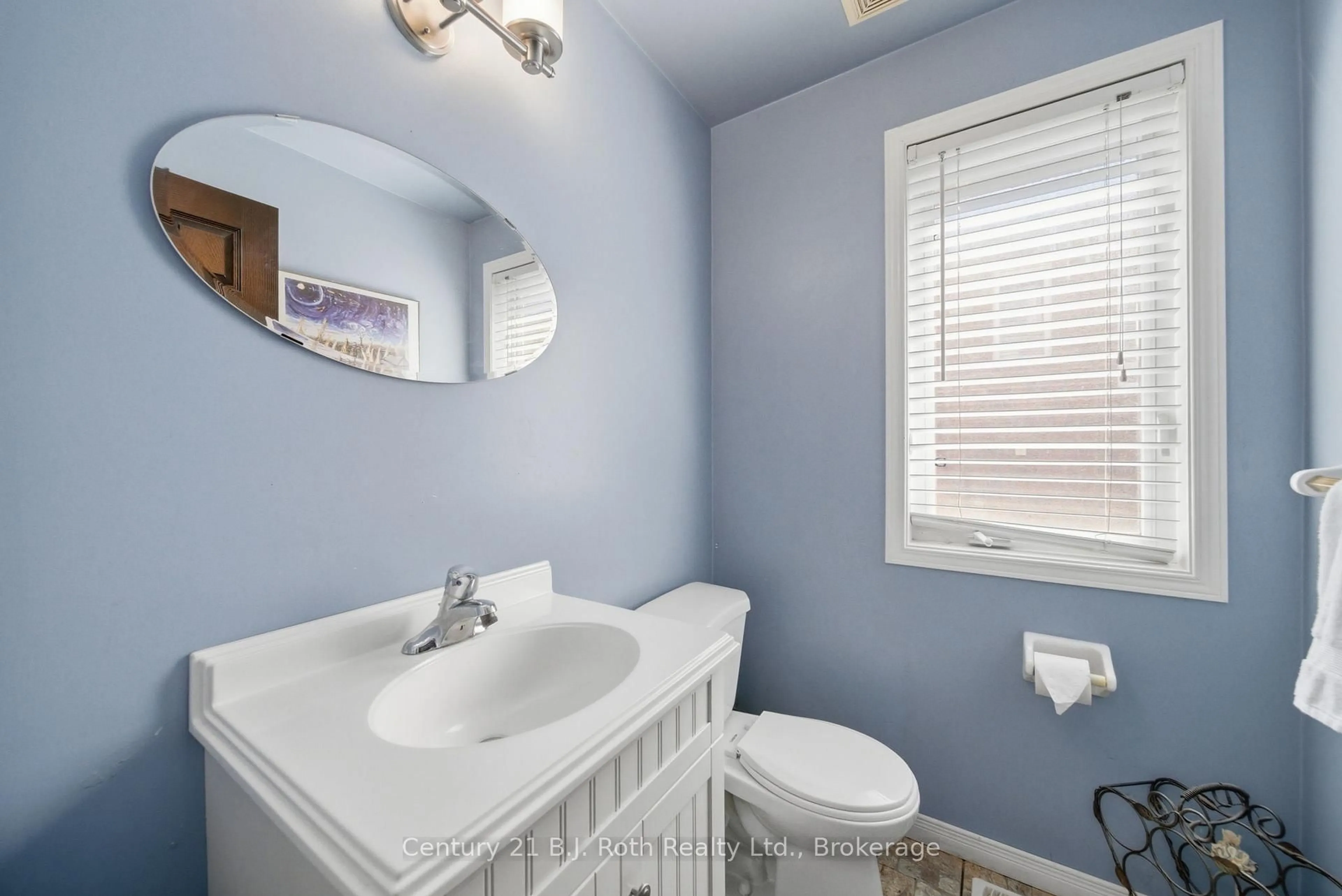 Standard bathroom, ceramic/tile floor for 478 Regent St #5, Orillia Ontario L3V 4E3
