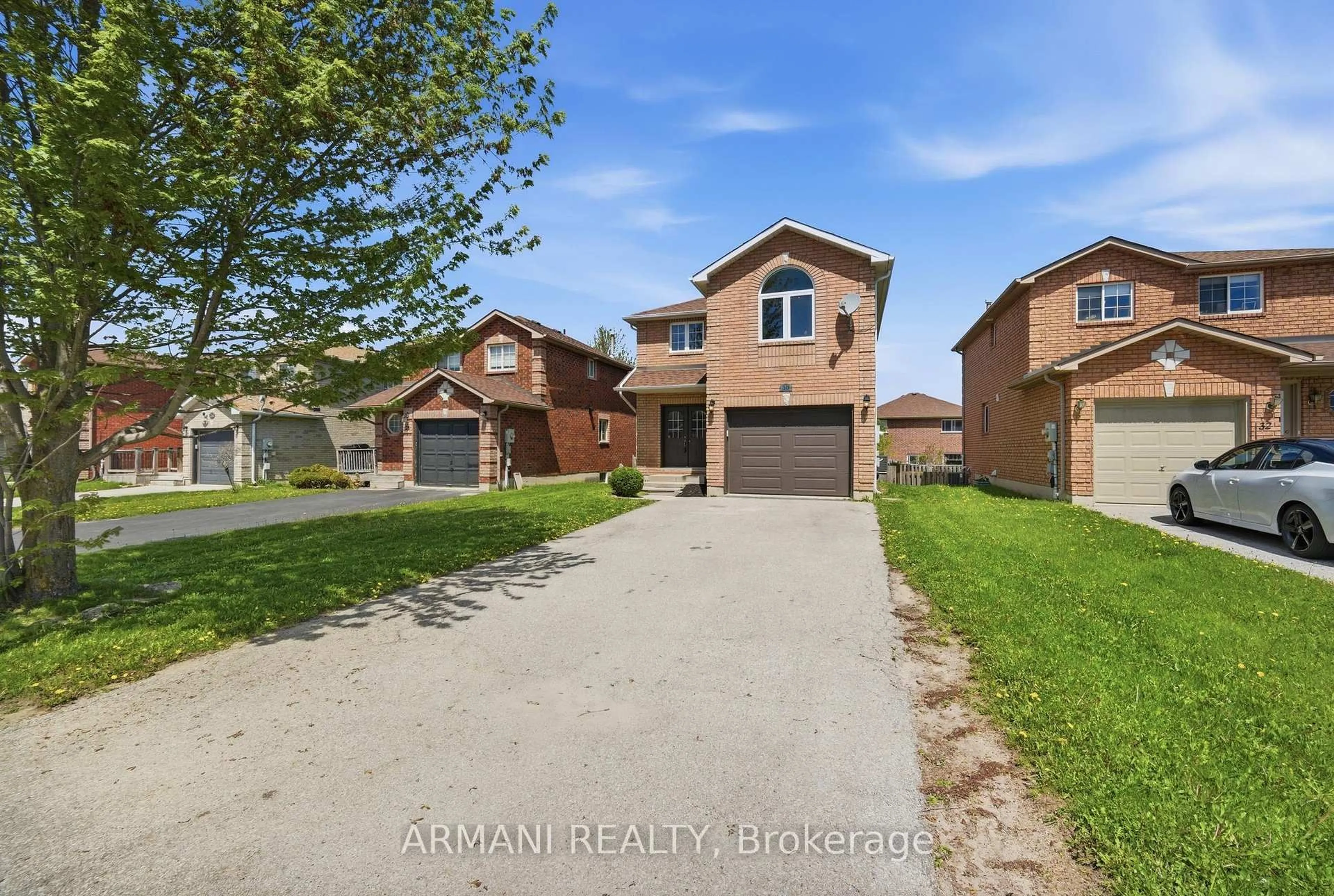 A pic from outside/outdoor area/front of a property/back of a property/a pic from drone, street for 30 Booth Lane, Barrie Ontario L4N 0S4