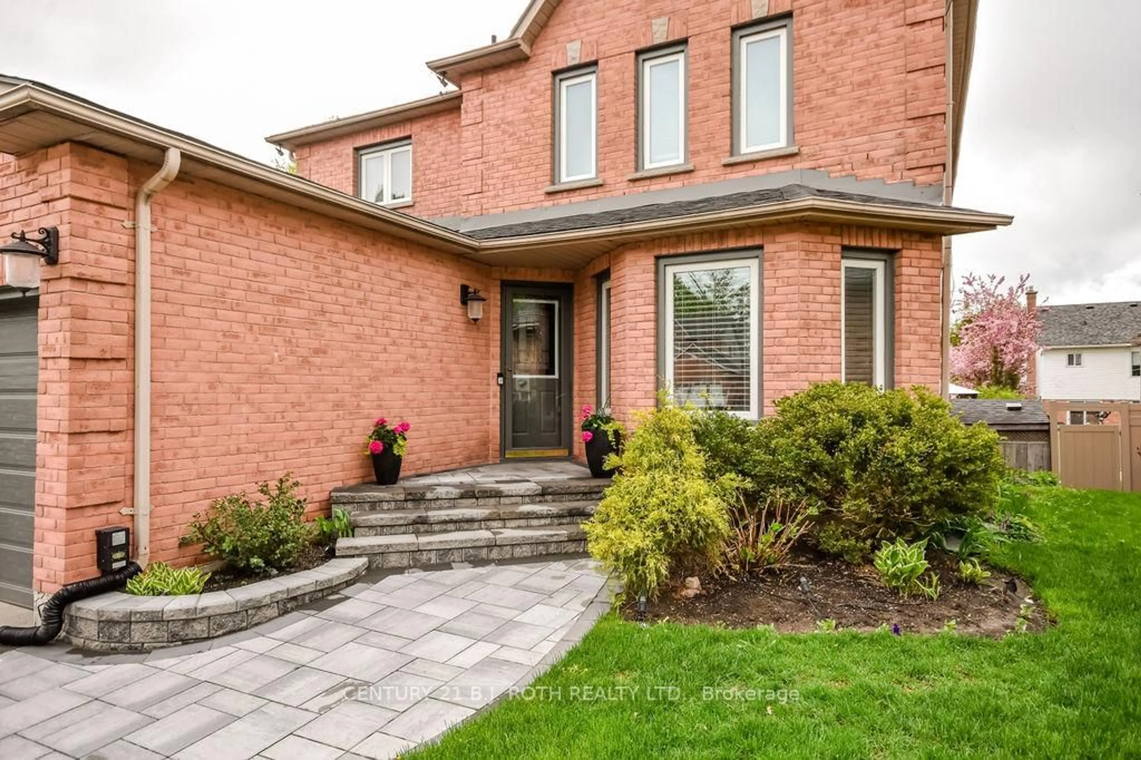 Home with brick exterior material, street for 27 BRANDON Cres, Orillia Ontario L3V 7P6