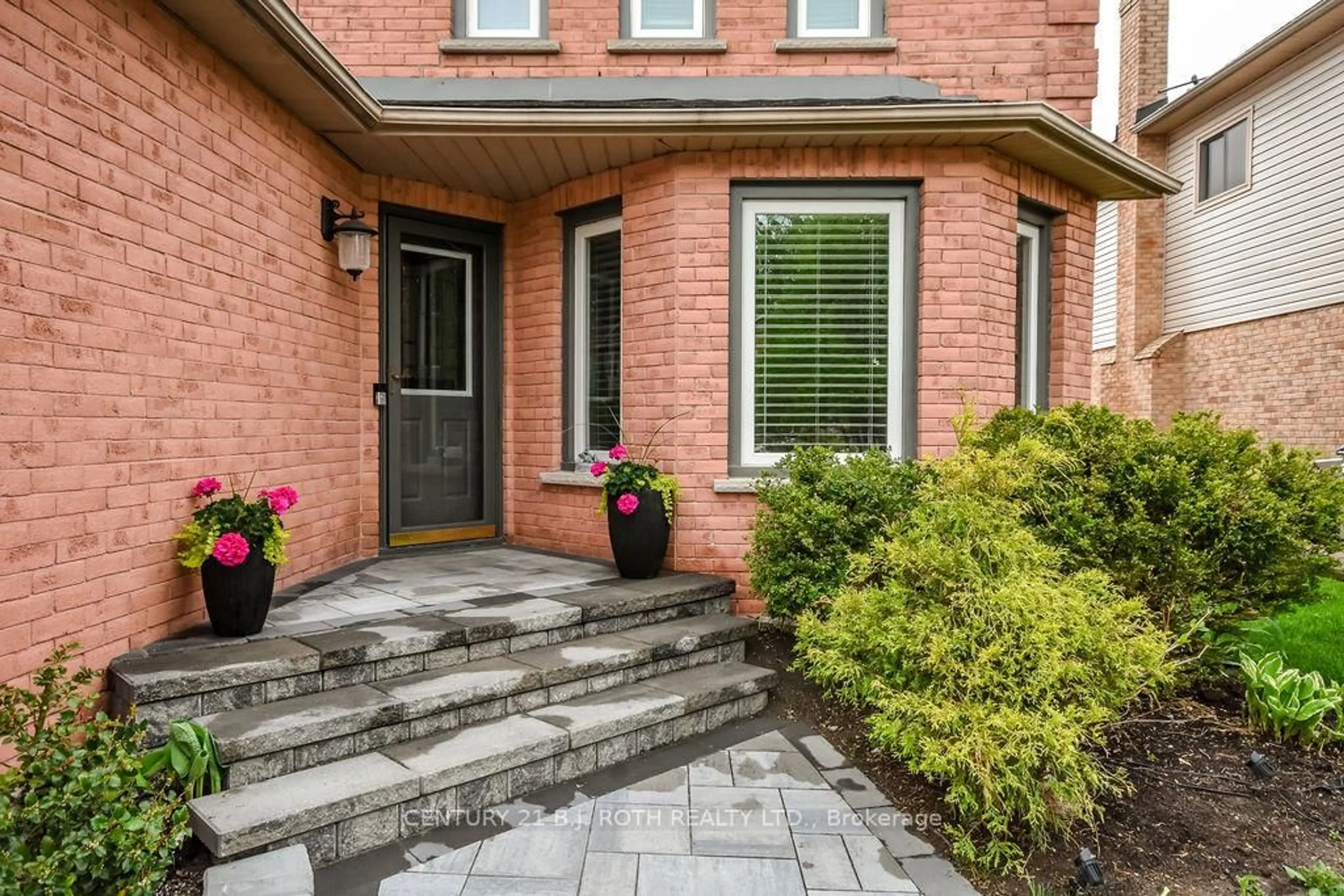 Home with brick exterior material, street for 27 BRANDON Cres, Orillia Ontario L3V 7P6