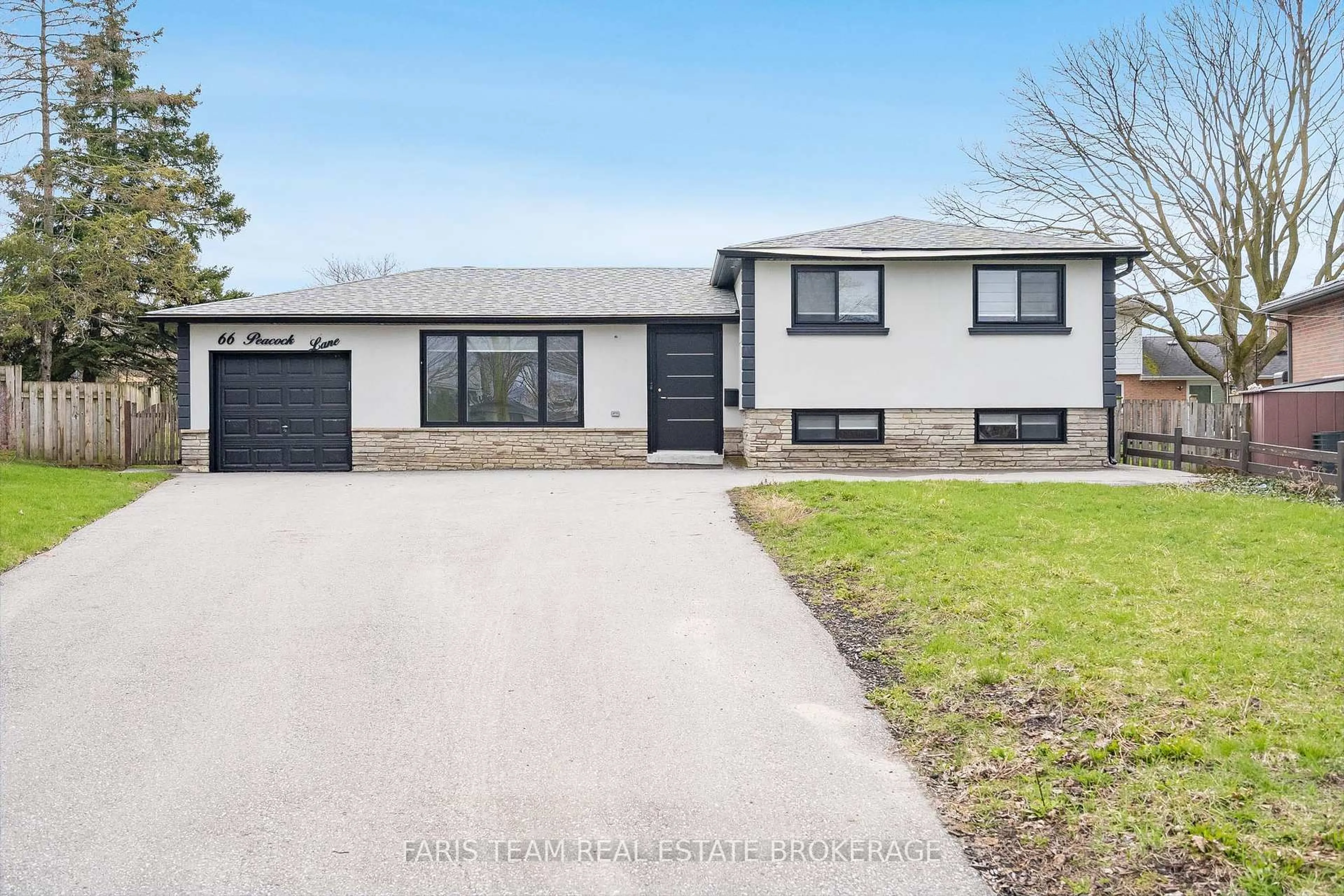A pic from outside/outdoor area/front of a property/back of a property/a pic from drone, street for 66 Peacock Lane, Barrie Ontario L4N 3R9