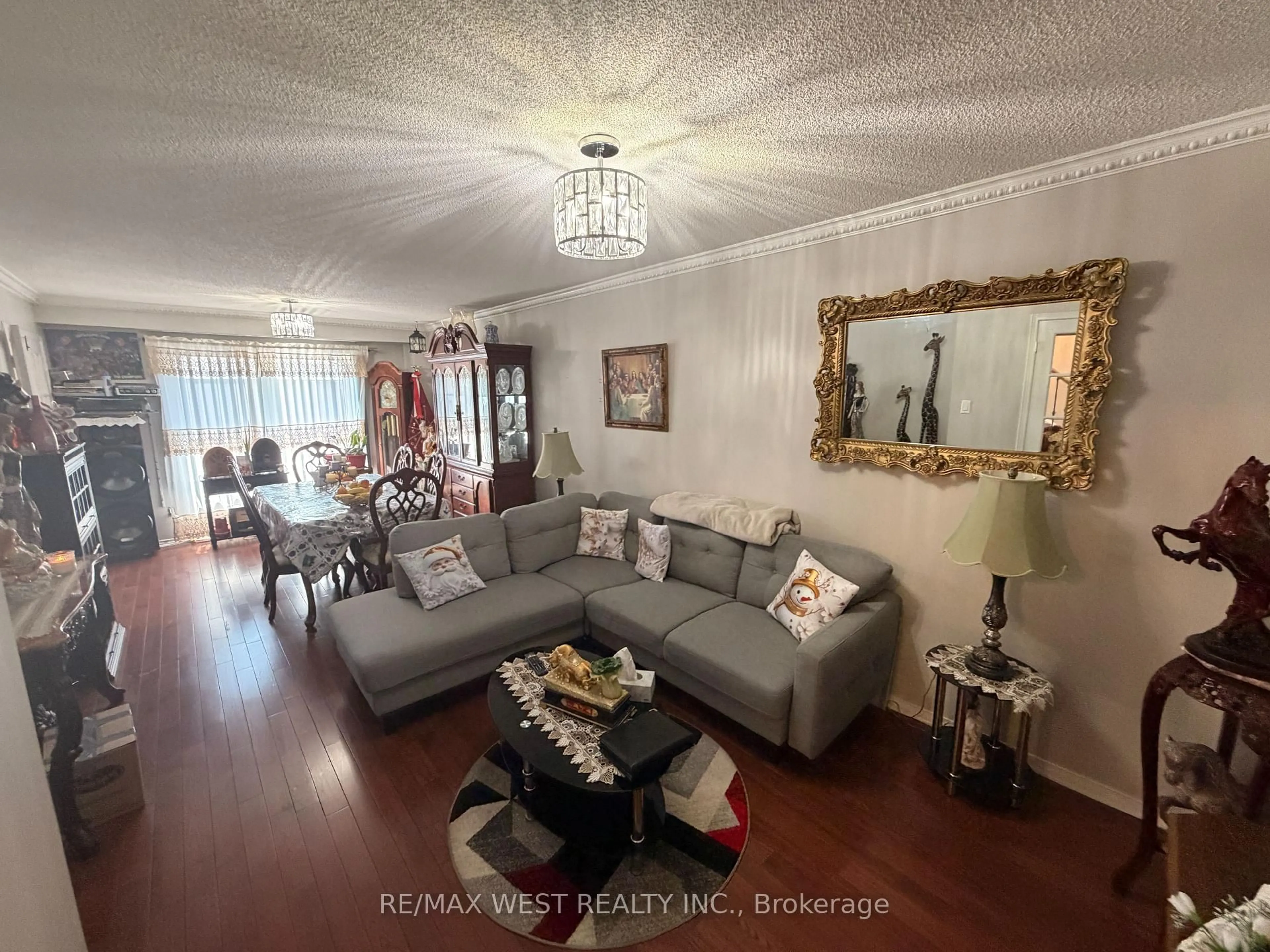 Living room with furniture, unknown for 87 Athabaska Rd, Barrie Ontario L4N 8E9