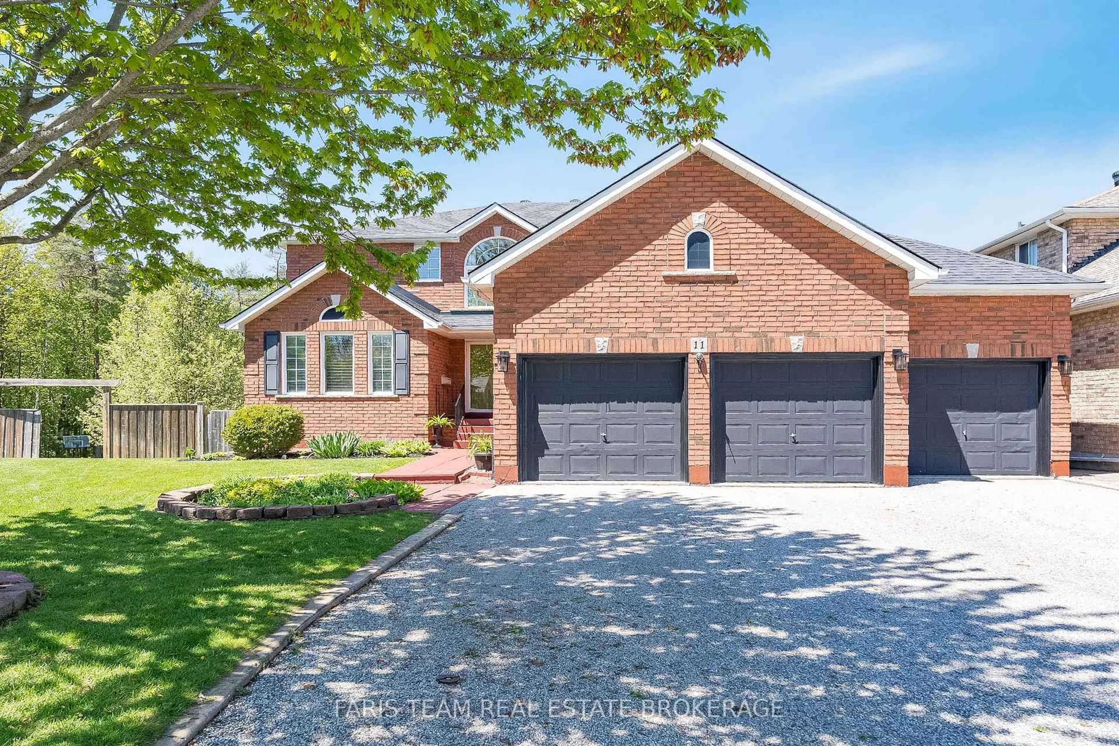 Home with brick exterior material, street for 11 Berry Crt, Barrie Ontario L4N 0J6