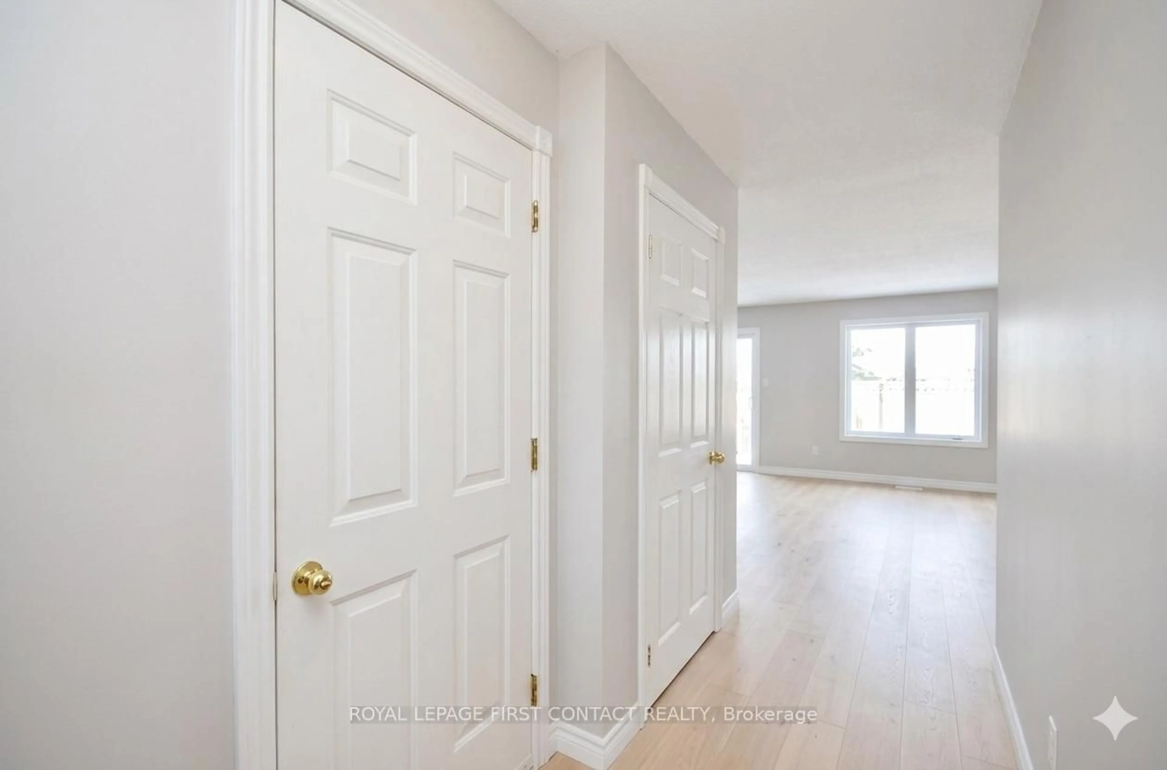 Indoor entryway for 88 Michael Cres, Barrie Ontario L4M 7C9