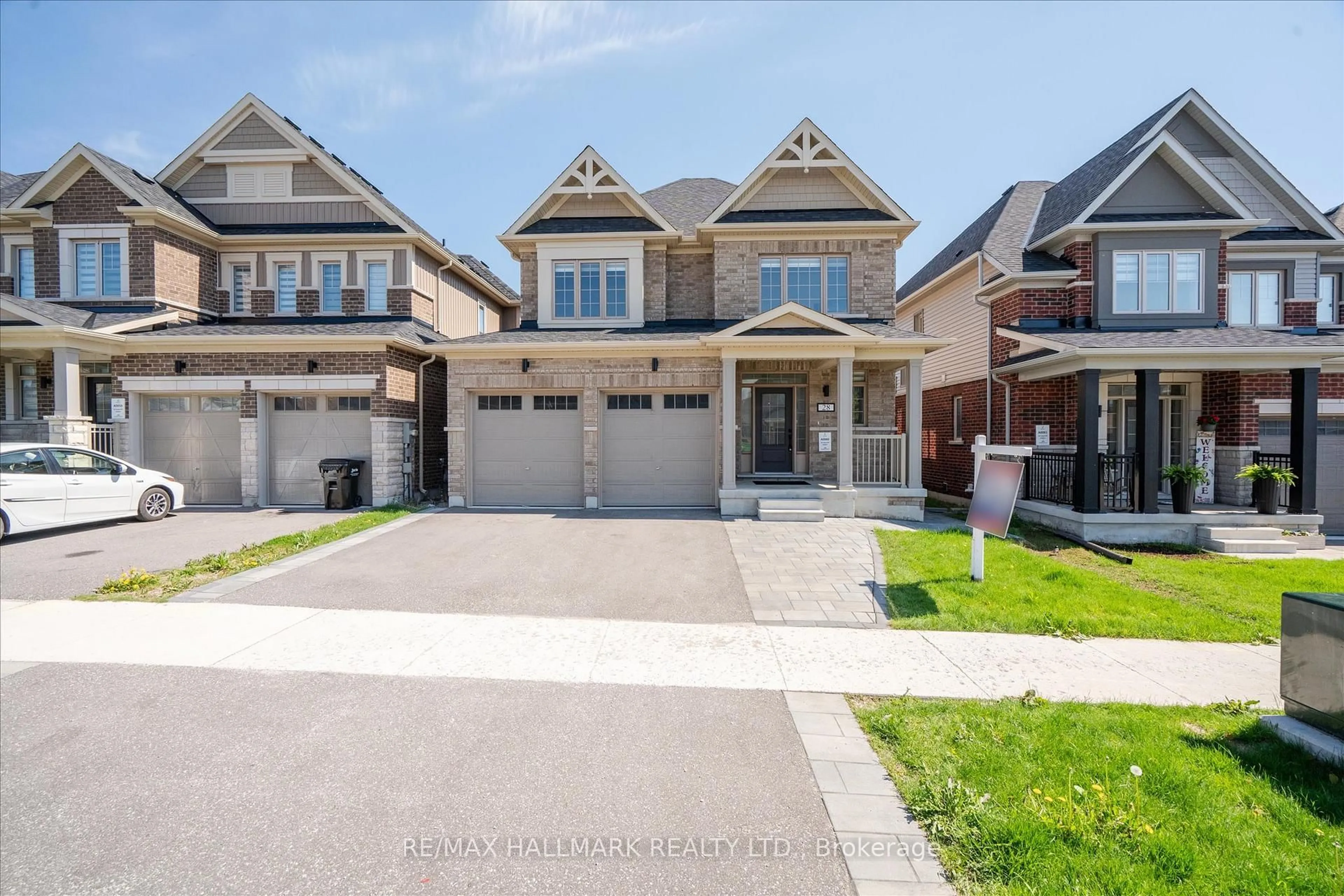 Home with brick exterior material, street for 28 Copperhill Hts, Barrie Ontario L9J 0L1