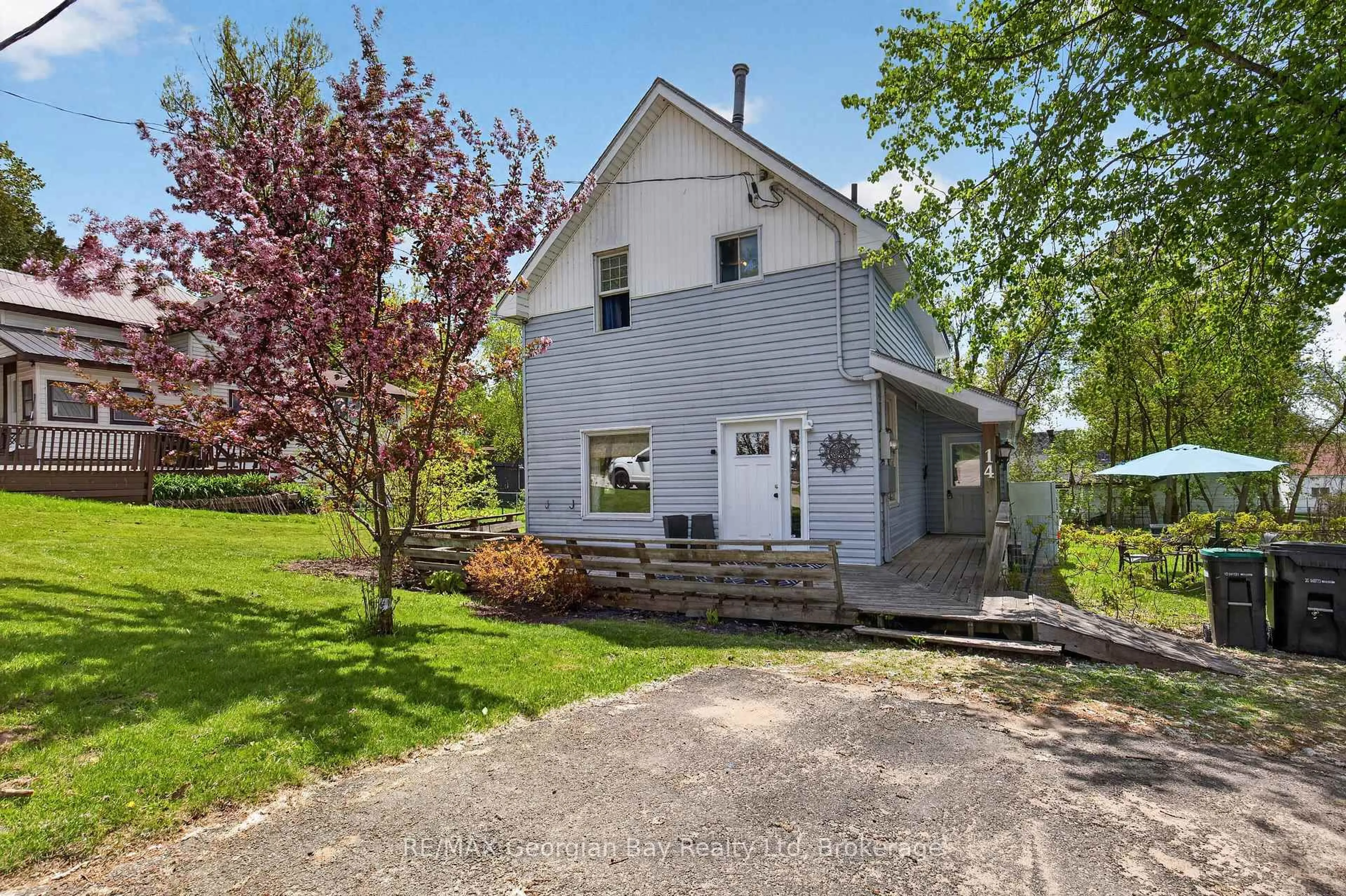 Unknown for 14 Centre St, Penetanguishene Ontario L9M 1P1