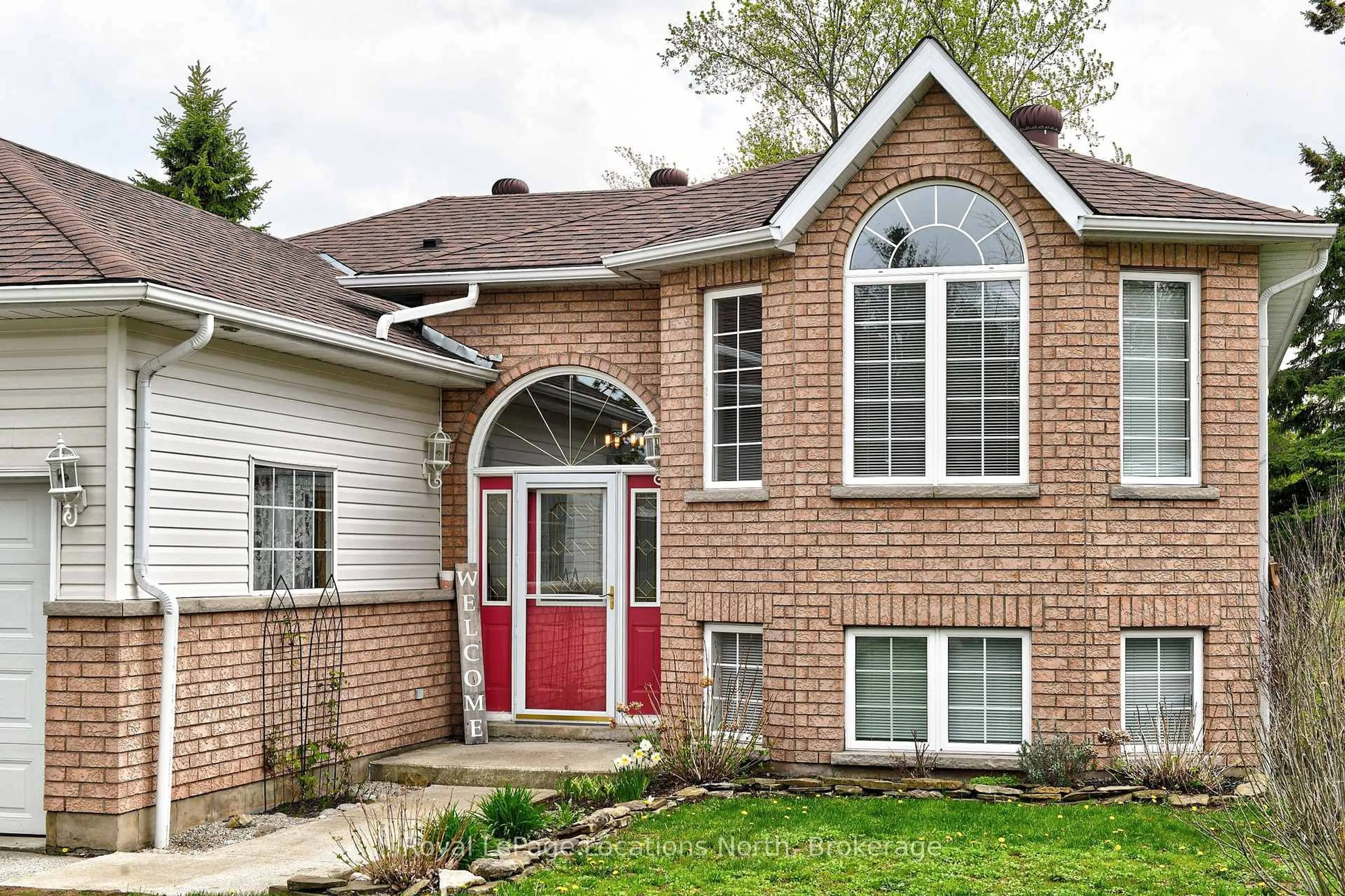 Unknown for 285 Christopher St, Clearview Ontario L0M 1S0
