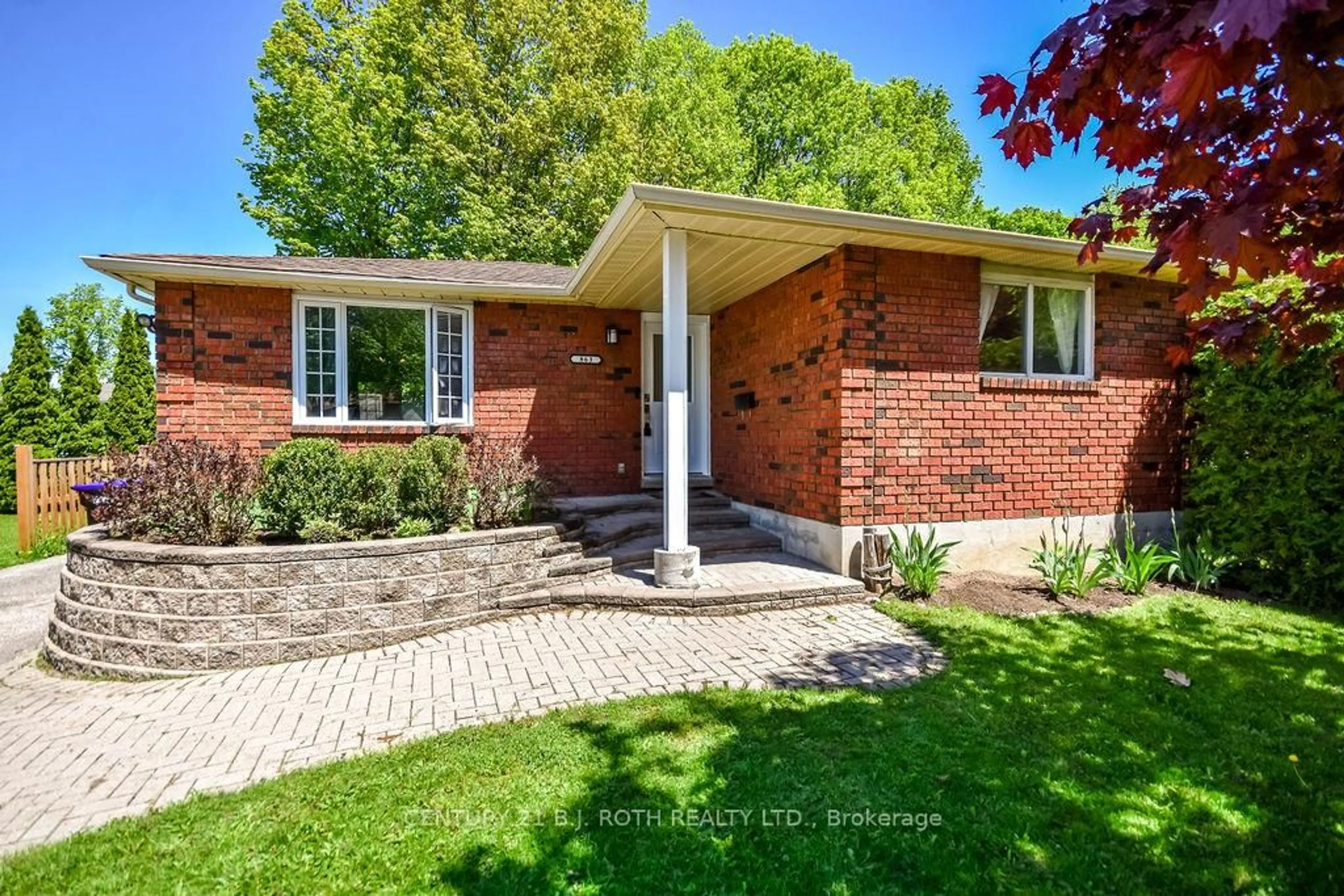 Home with brick exterior material, street for 863 BIRCHWOOD Dr, Midland Ontario L4R 4Y3