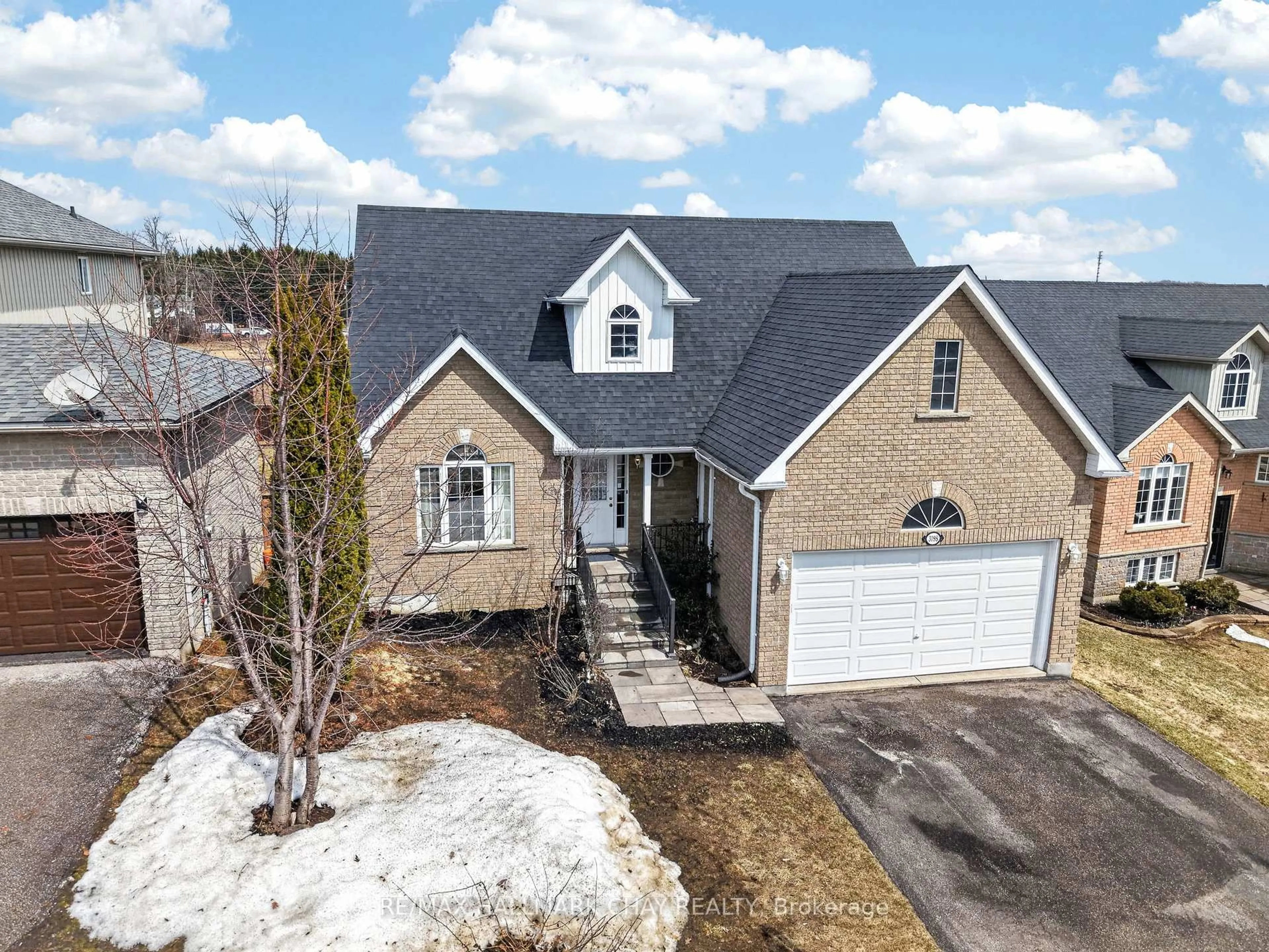 A pic from outside/outdoor area/front of a property/back of a property/a pic from drone, street for 3198 Bass Lake Sdrd, Orillia Ontario L3V 8A3