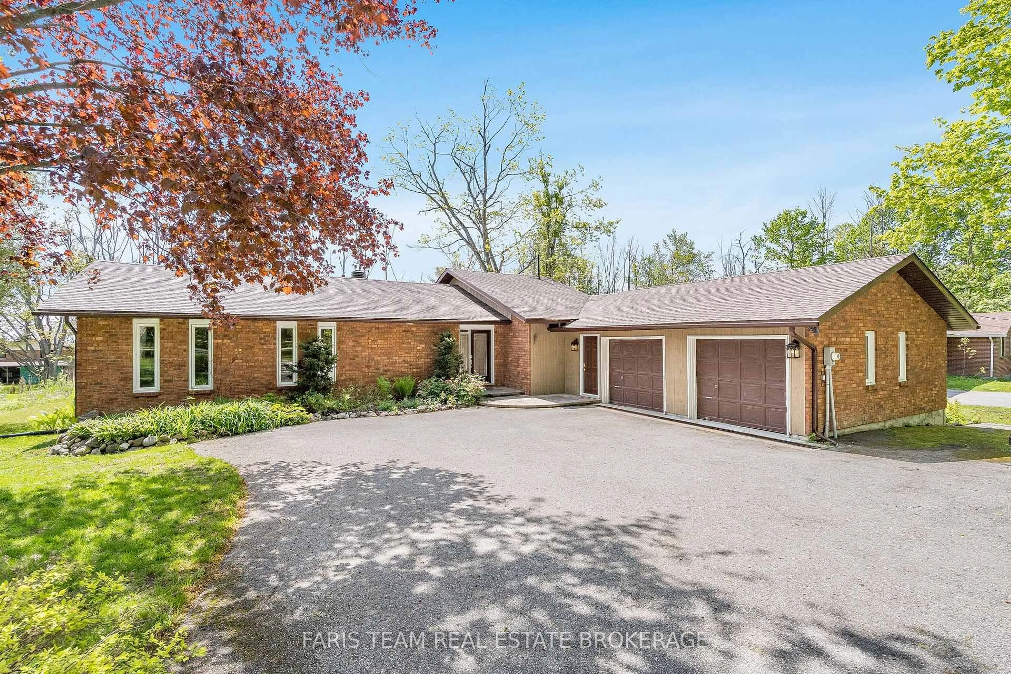 Home with brick exterior material, street for 21 Poplar Cres, Oro-Medonte Ontario L0L 1T0